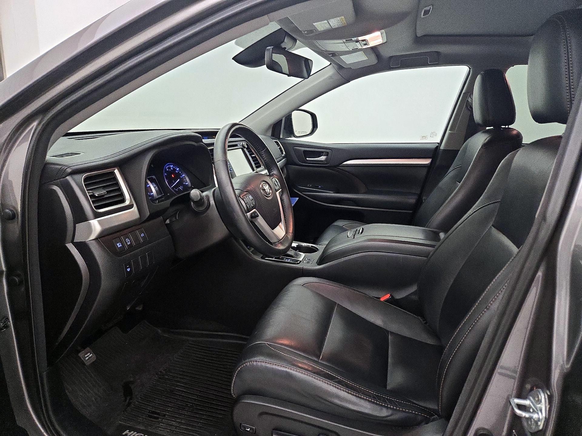 Thumbnail: 2018 Toyota Highlander - 11