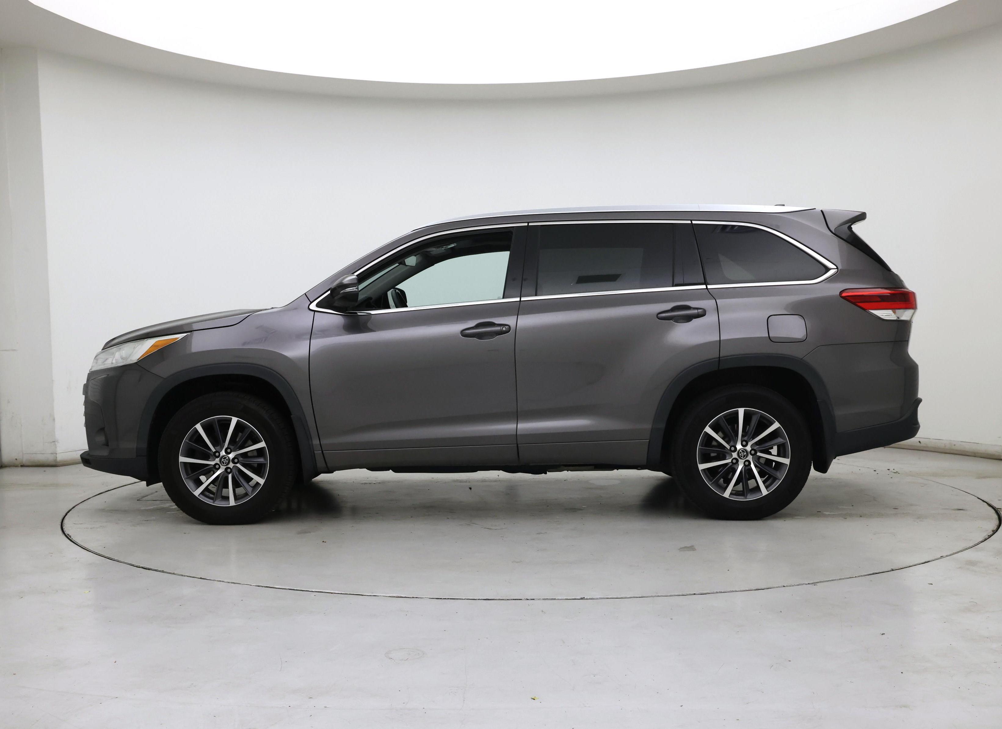 Thumbnail: 2018 Toyota Highlander - 3
