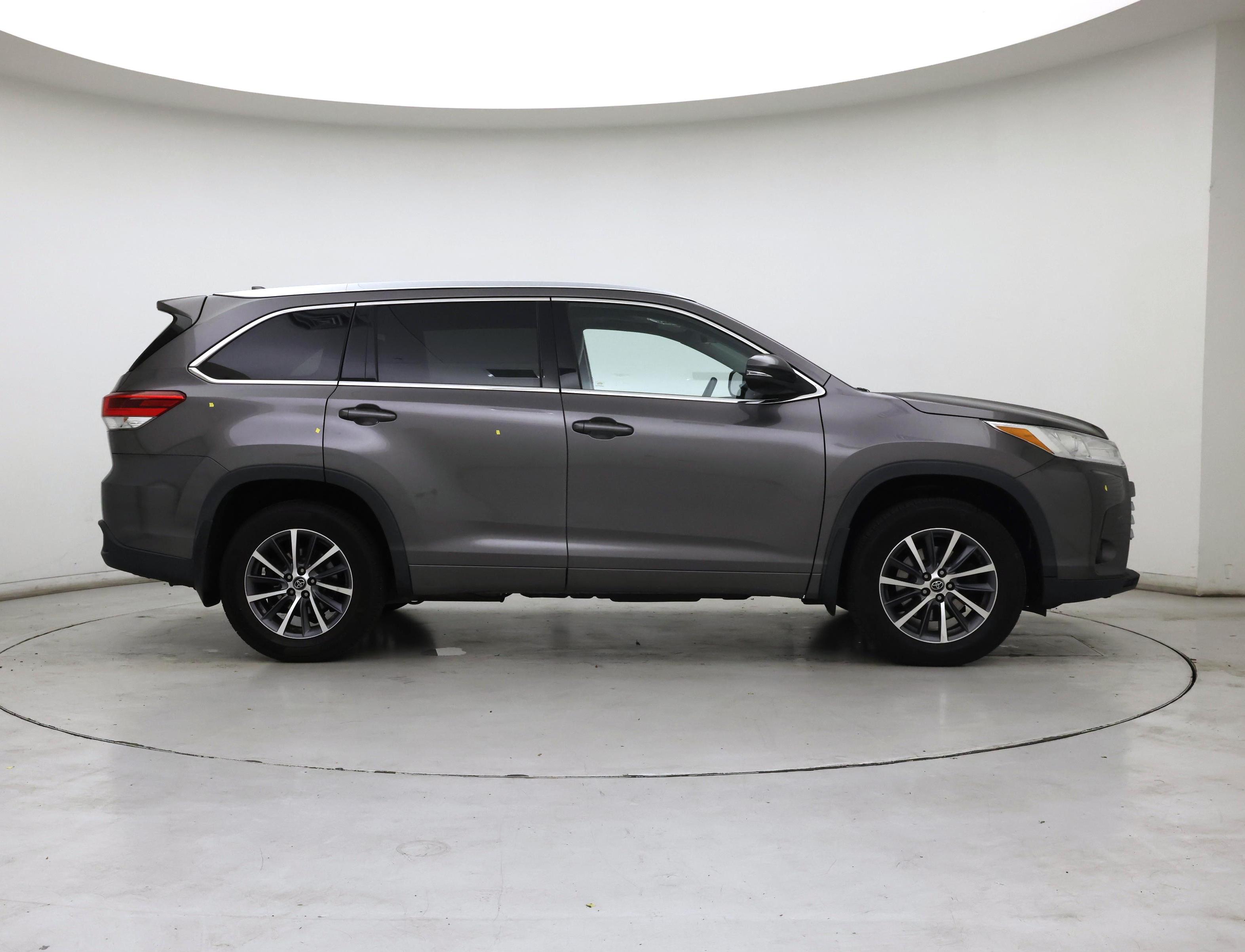 Thumbnail: 2018 Toyota Highlander - 7