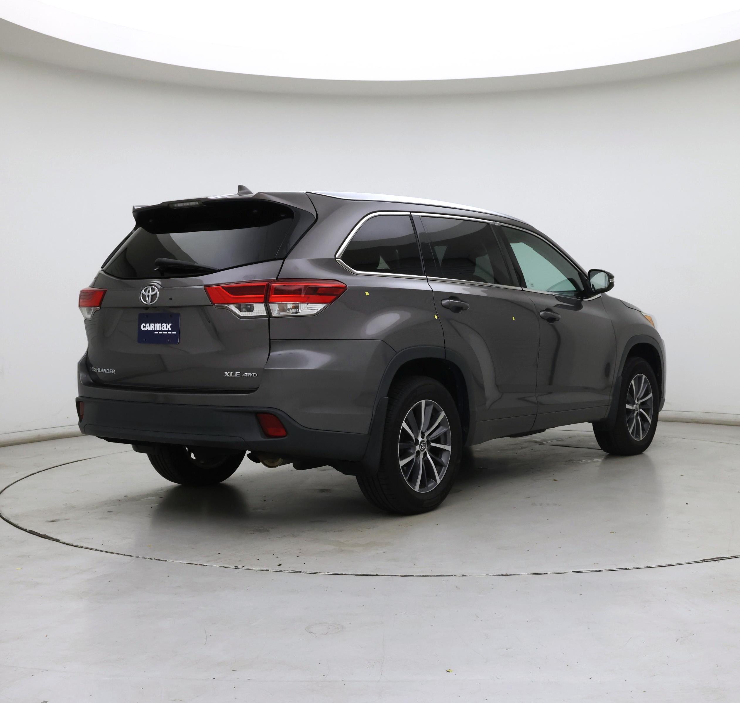 Thumbnail: 2018 Toyota Highlander - 8