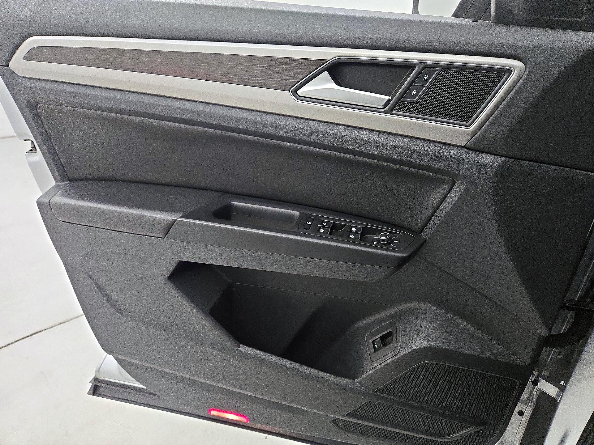 Thumbnail: 2018 Volkswagen Atlas - 12