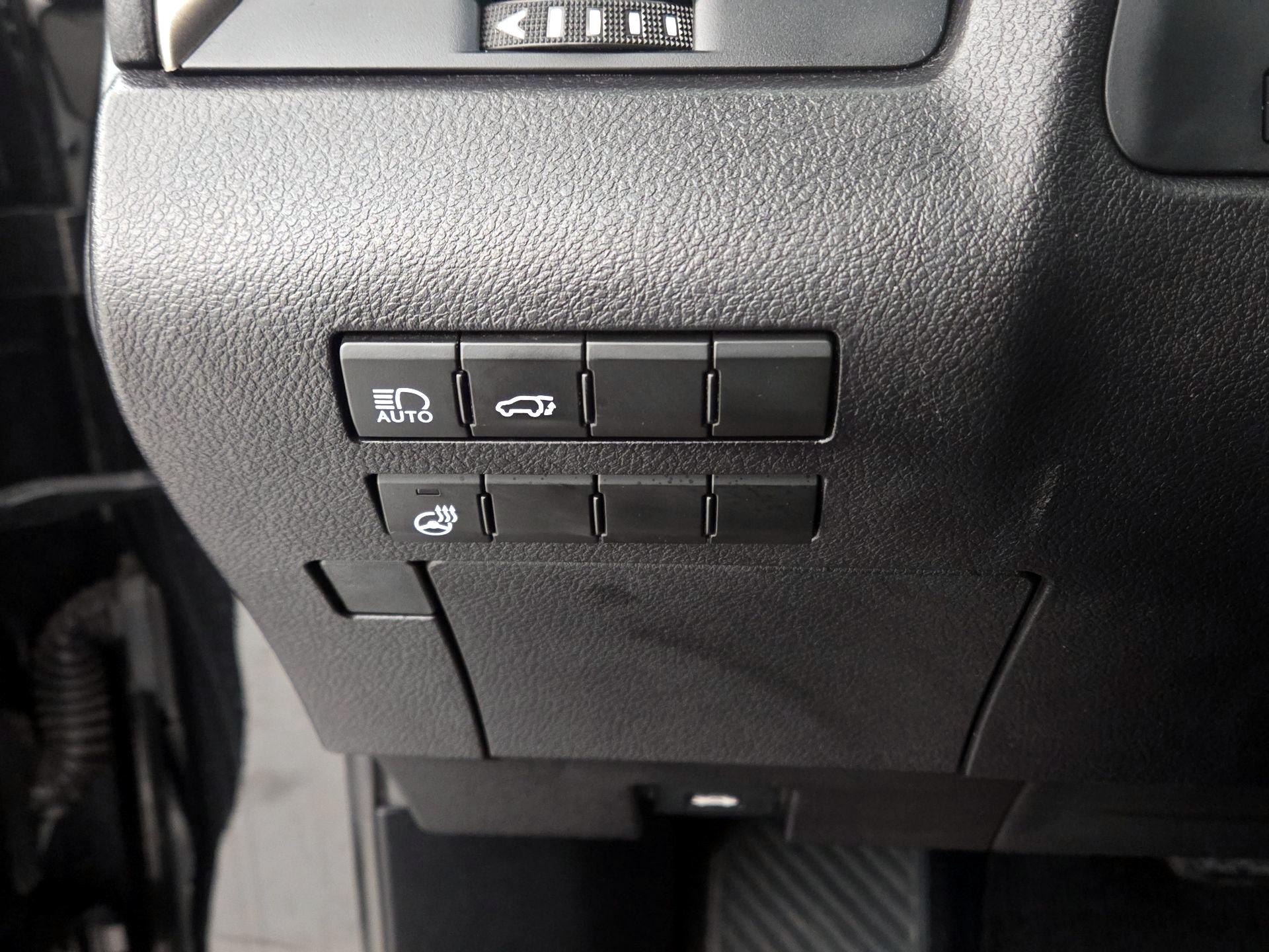 Thumbnail: 2019 Lexus RX - 13