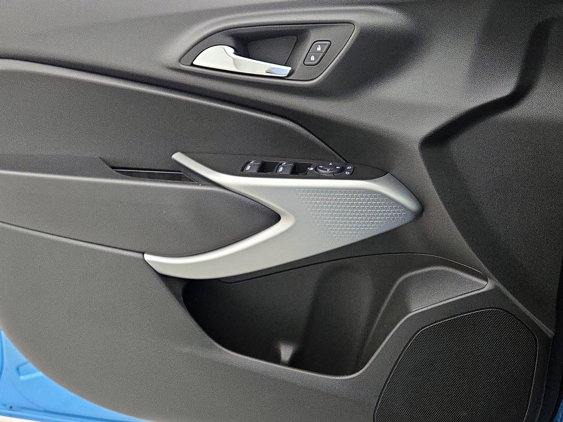 Thumbnail: 2025 Chevrolet Trax - 12