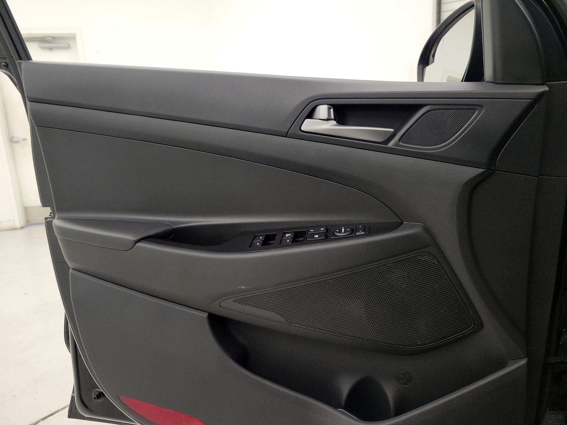 Thumbnail: 2018 Hyundai Tucson - 12