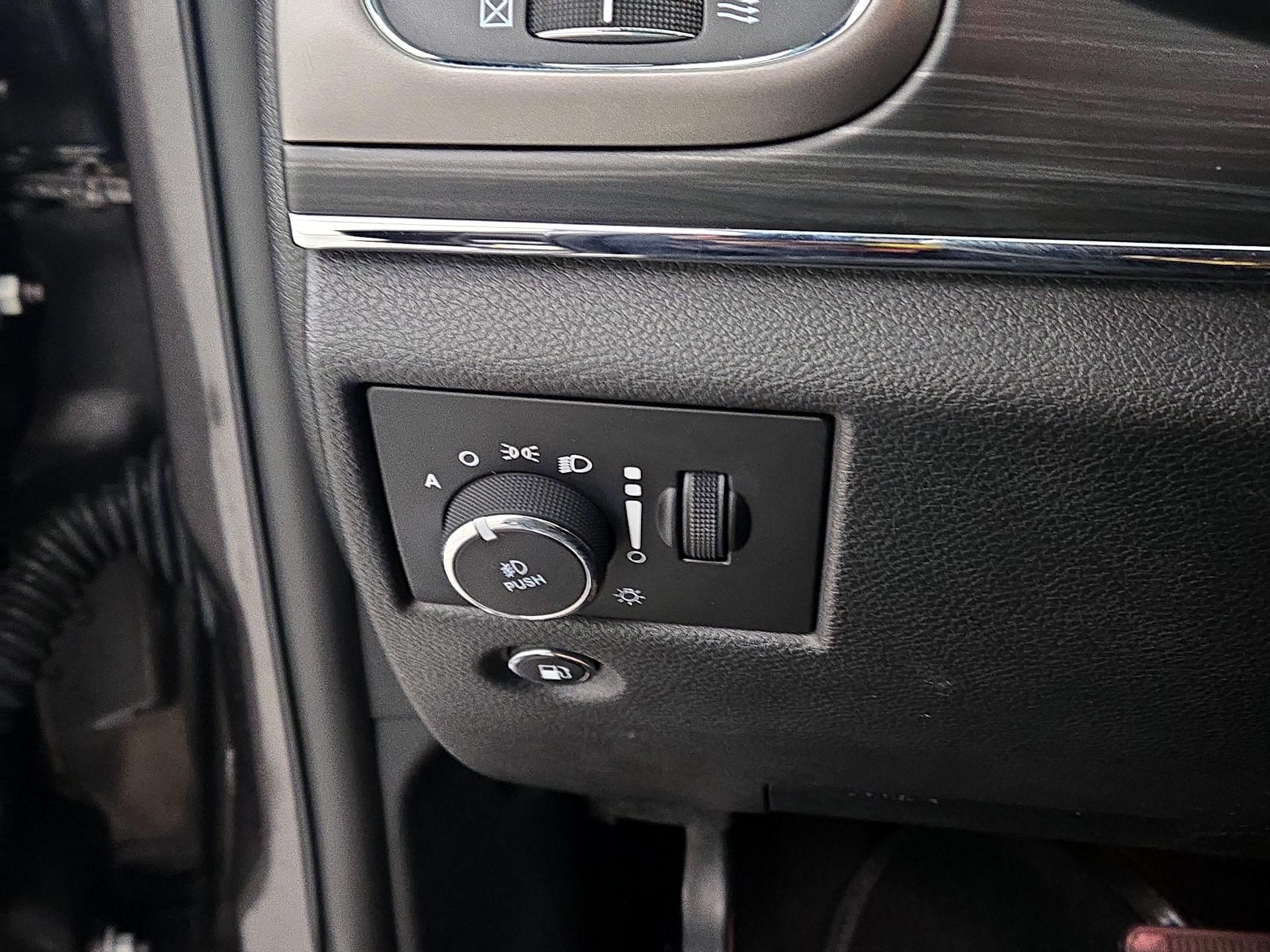 Thumbnail: 2020 Jeep Grand Cherokee - 13