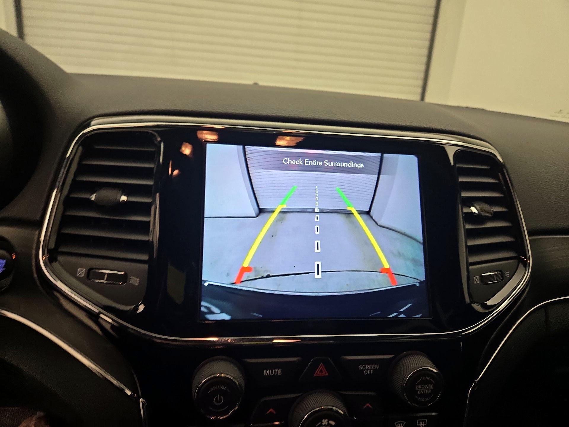 Thumbnail: 2020 Jeep Grand Cherokee - 15