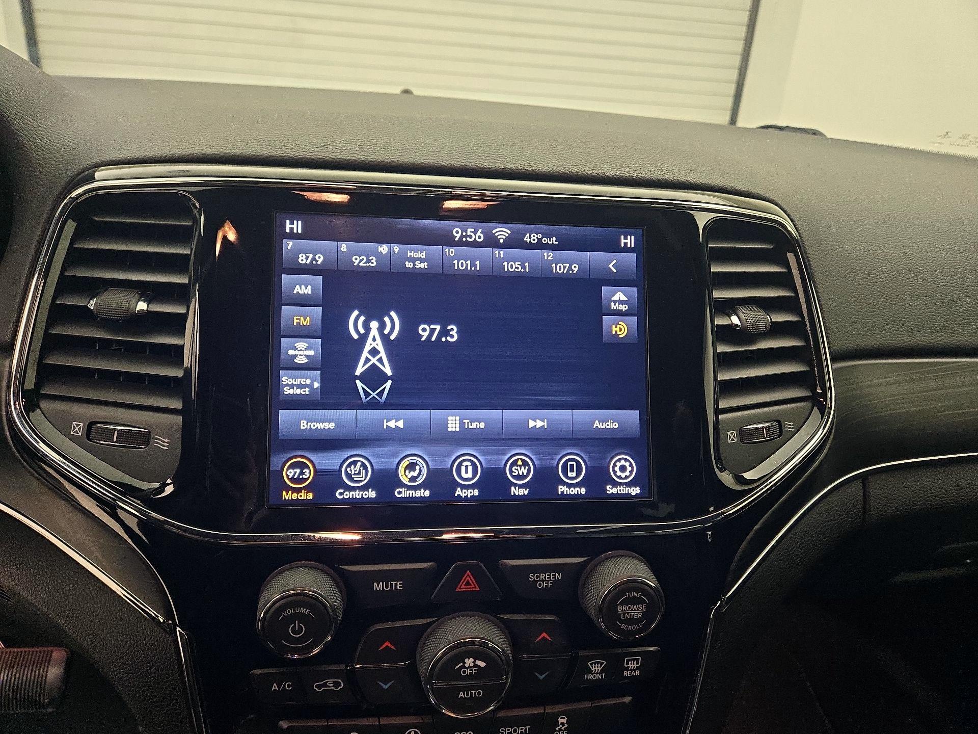 Thumbnail: 2020 Jeep Grand Cherokee - 16