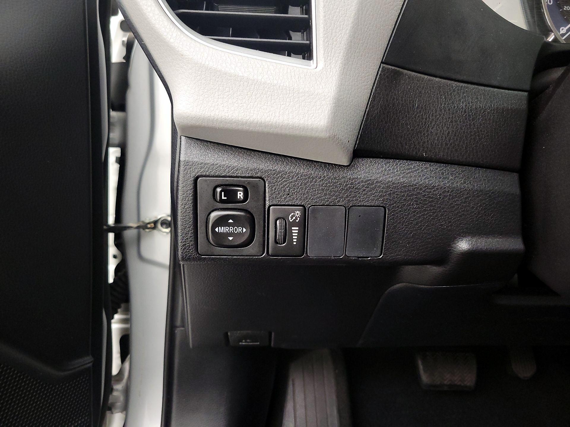 Thumbnail: 2016 Toyota Corolla - 13