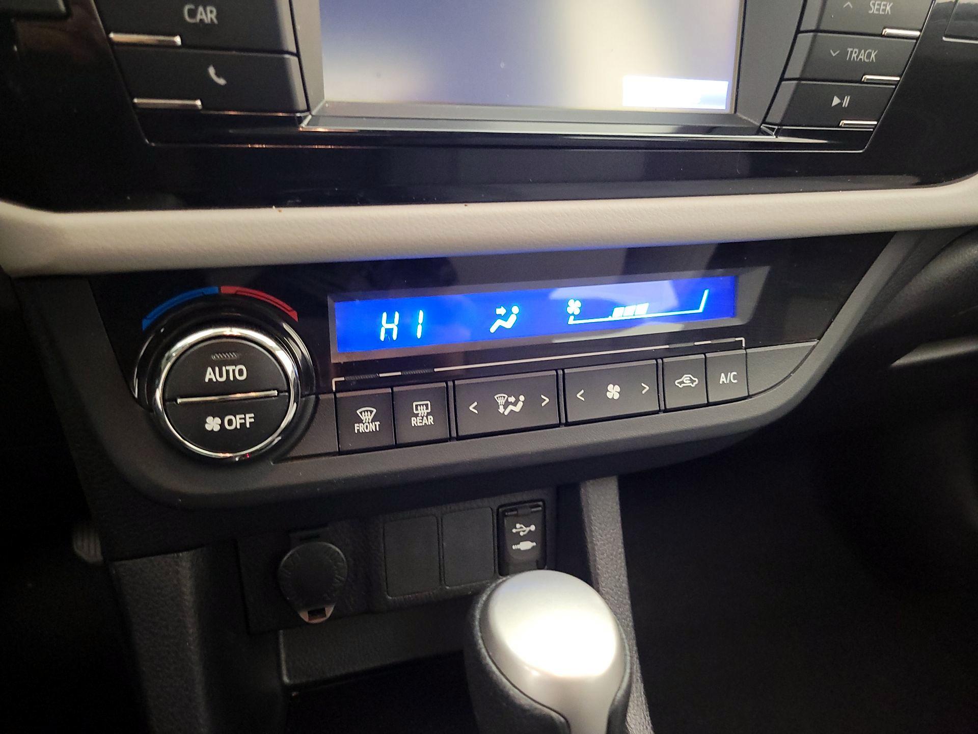 Thumbnail: 2016 Toyota Corolla - 16