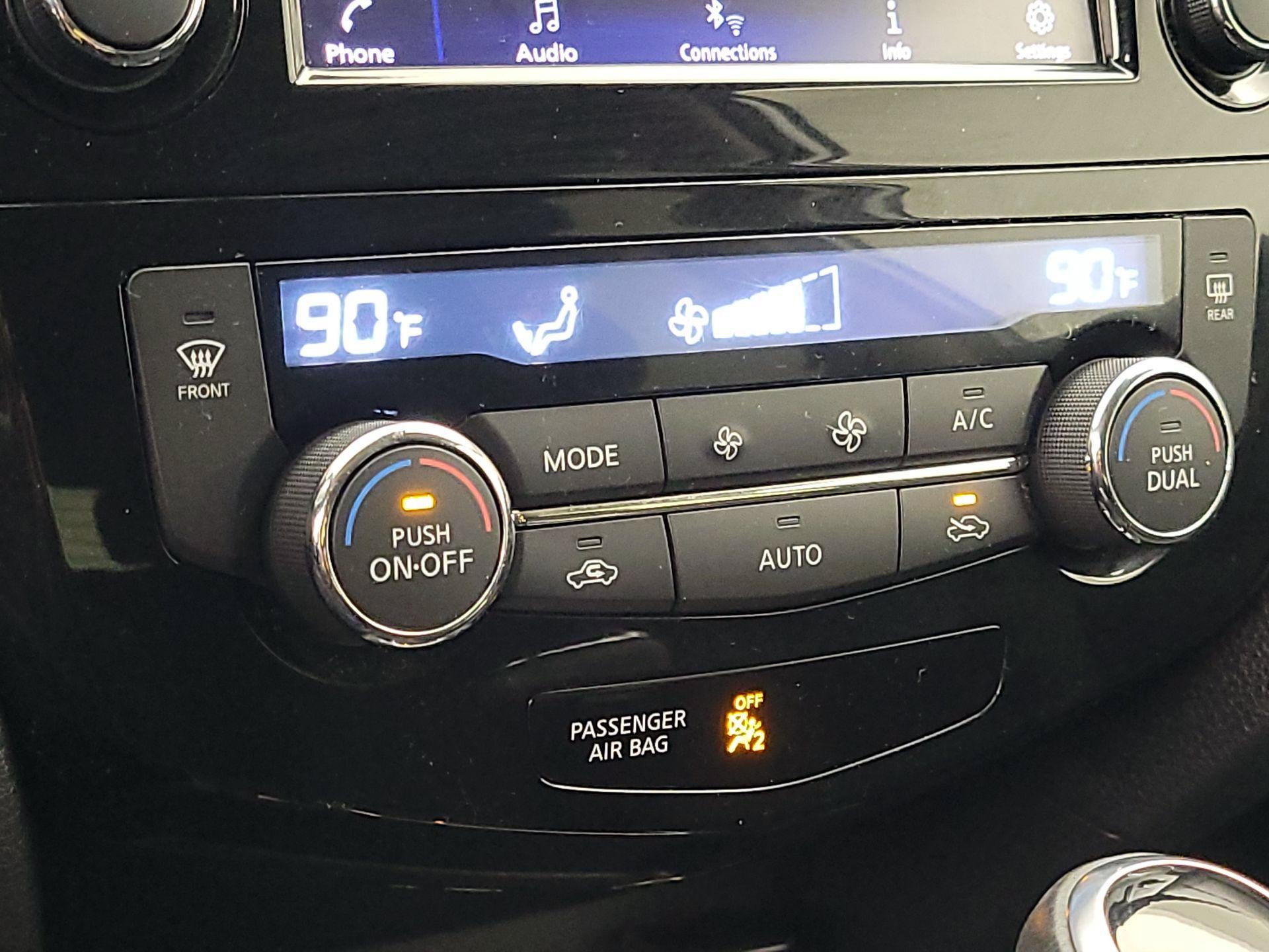 Thumbnail: 2019 Nissan Rogue - 16