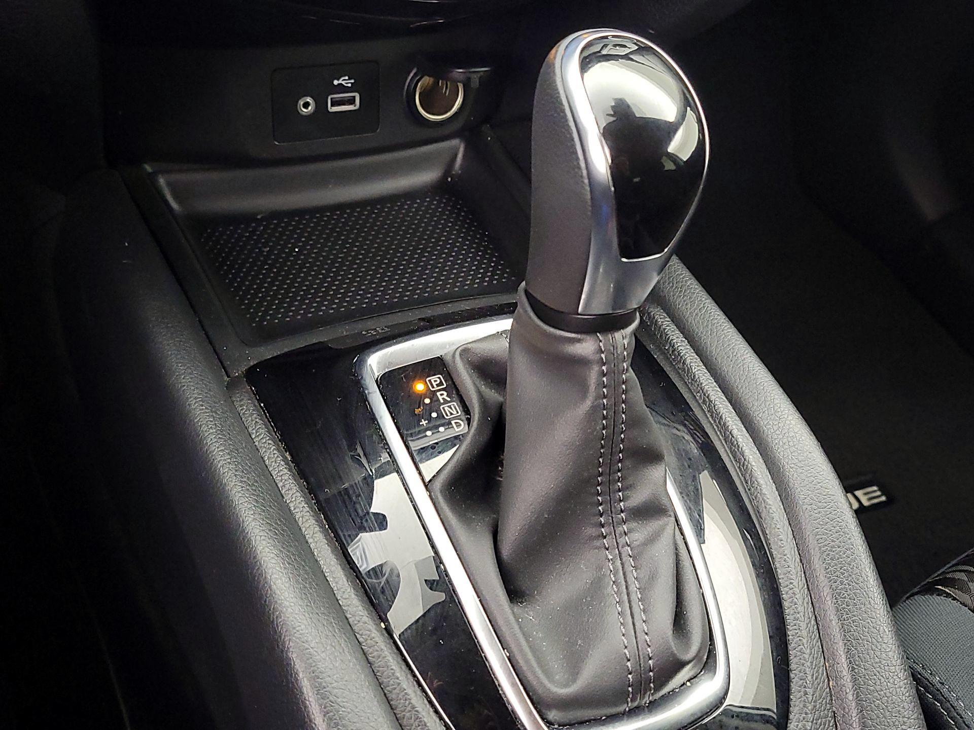 Thumbnail: 2019 Nissan Rogue - 17