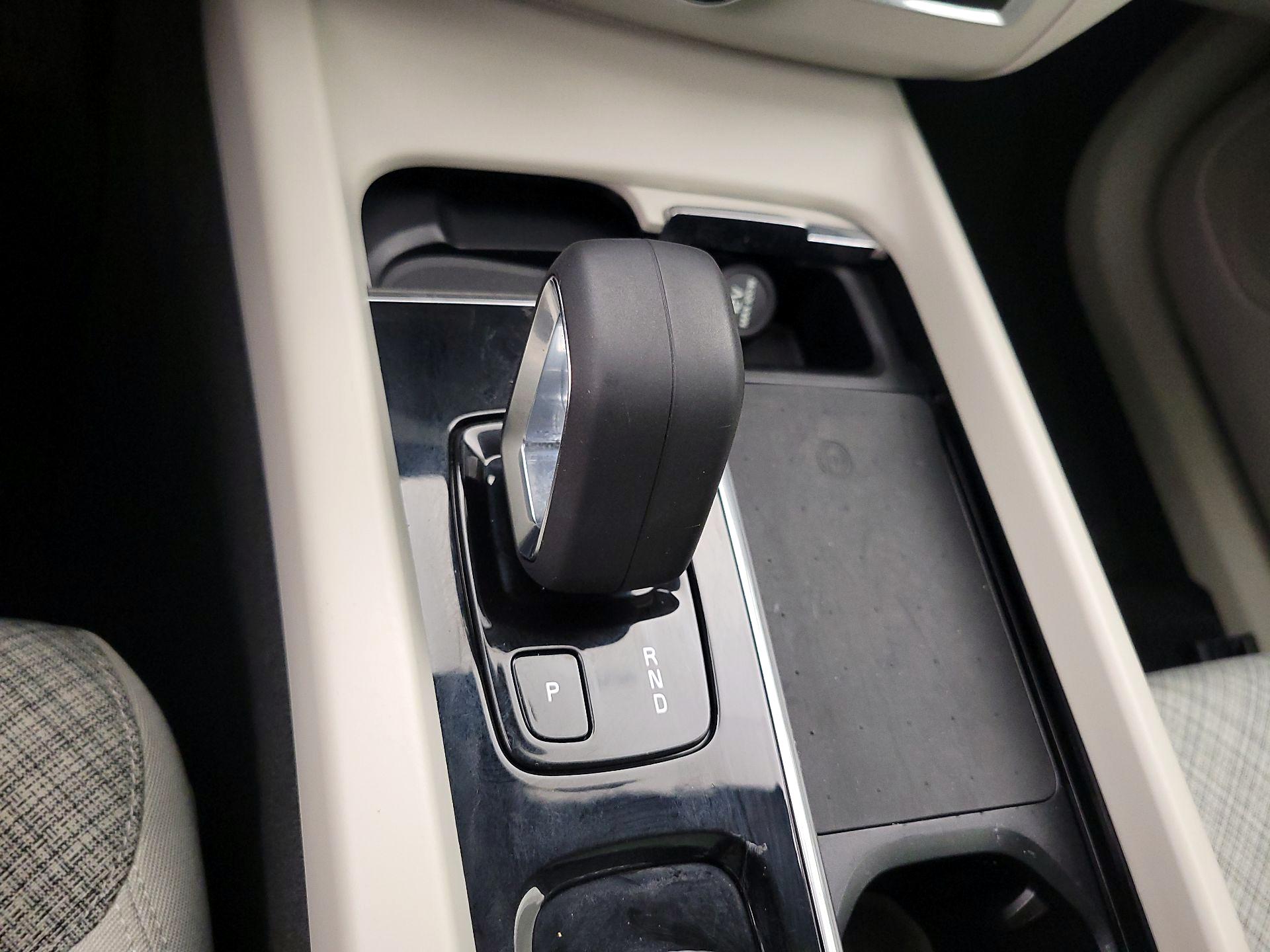 Thumbnail: 2022 Volvo XC60 - 18