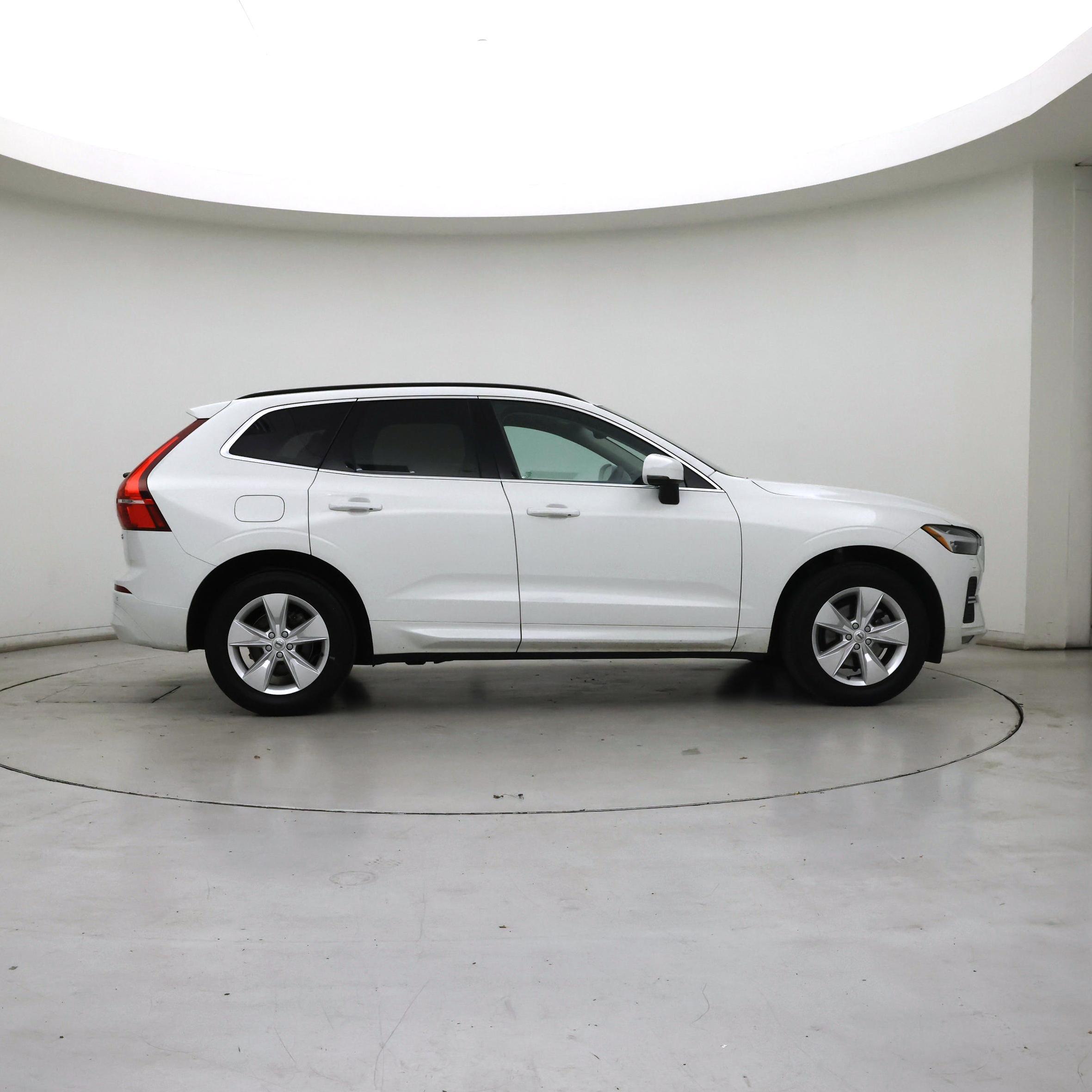 Thumbnail: 2022 Volvo XC60 - 7