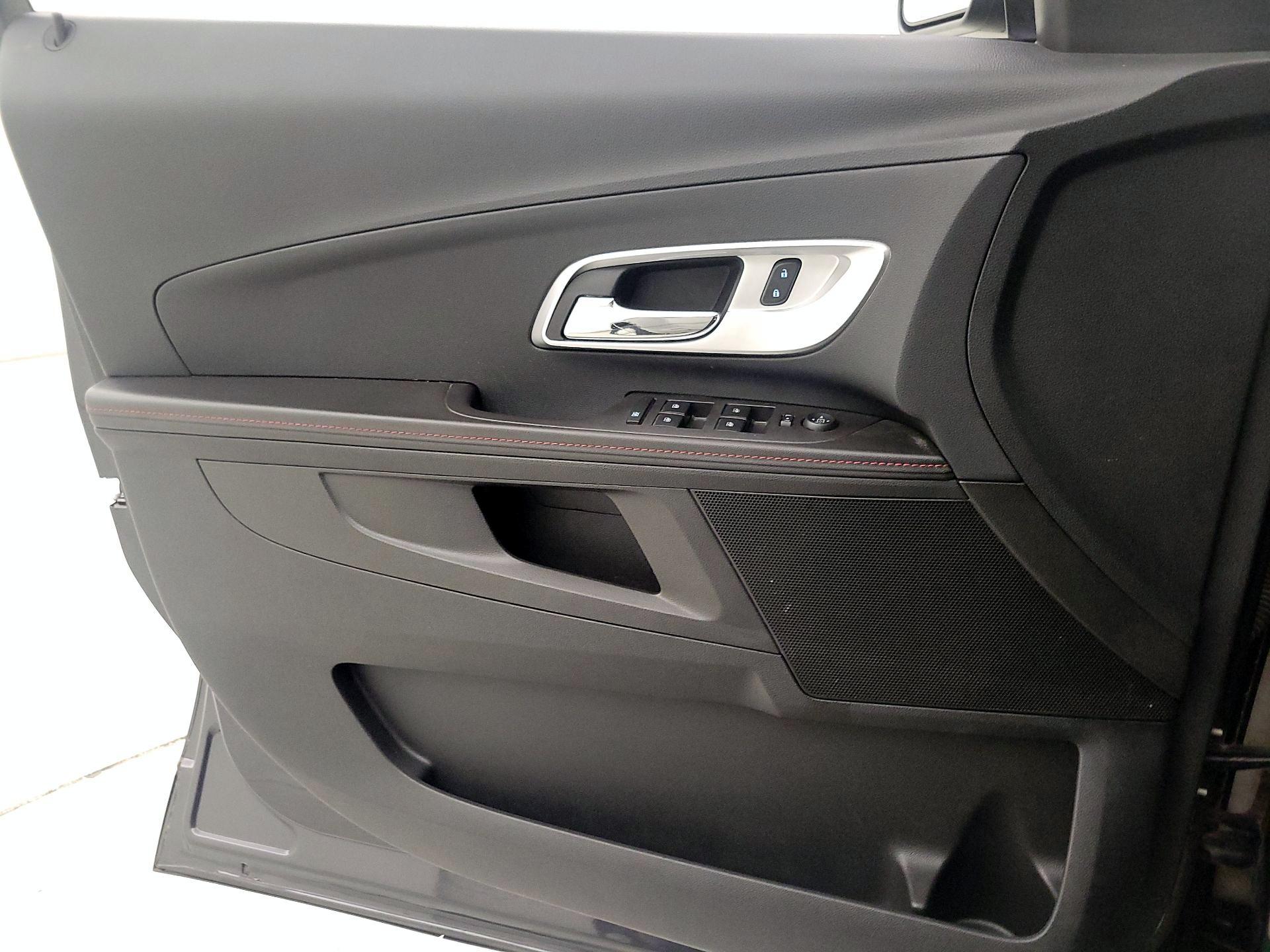 Thumbnail: 2015 Chevrolet Equinox - 12