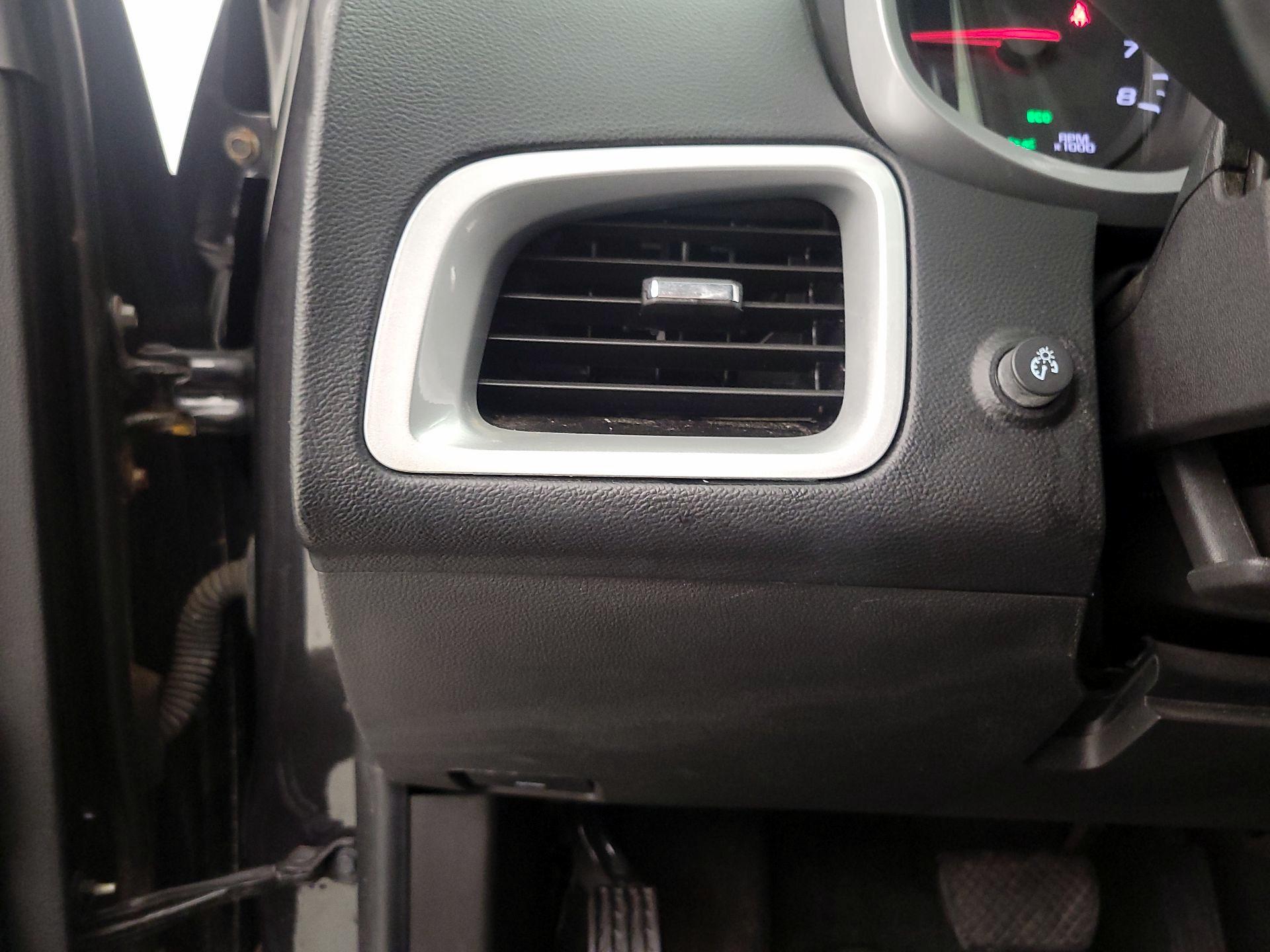 Thumbnail: 2015 Chevrolet Equinox - 13