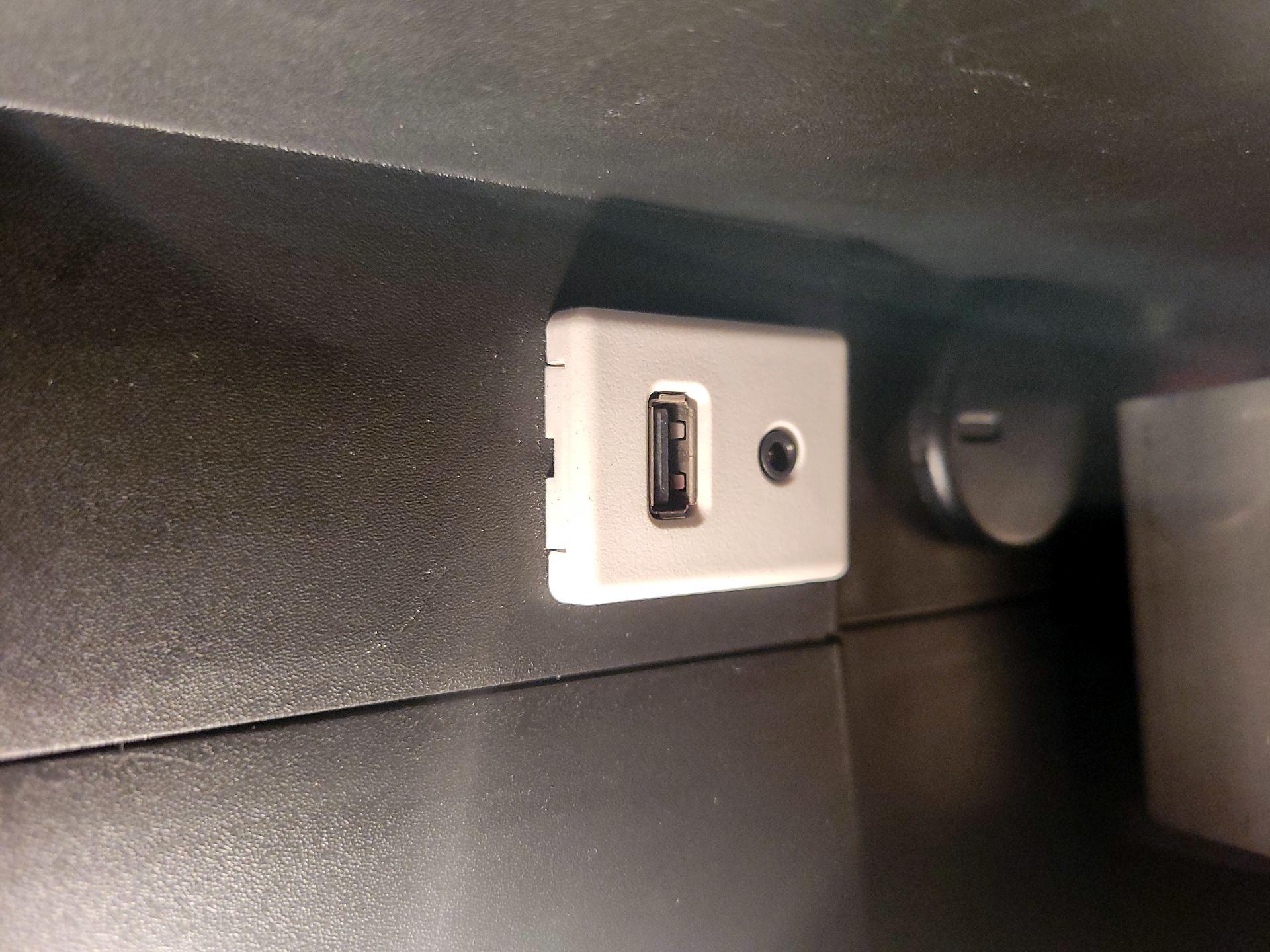 Thumbnail: 2015 Chevrolet Equinox - 18