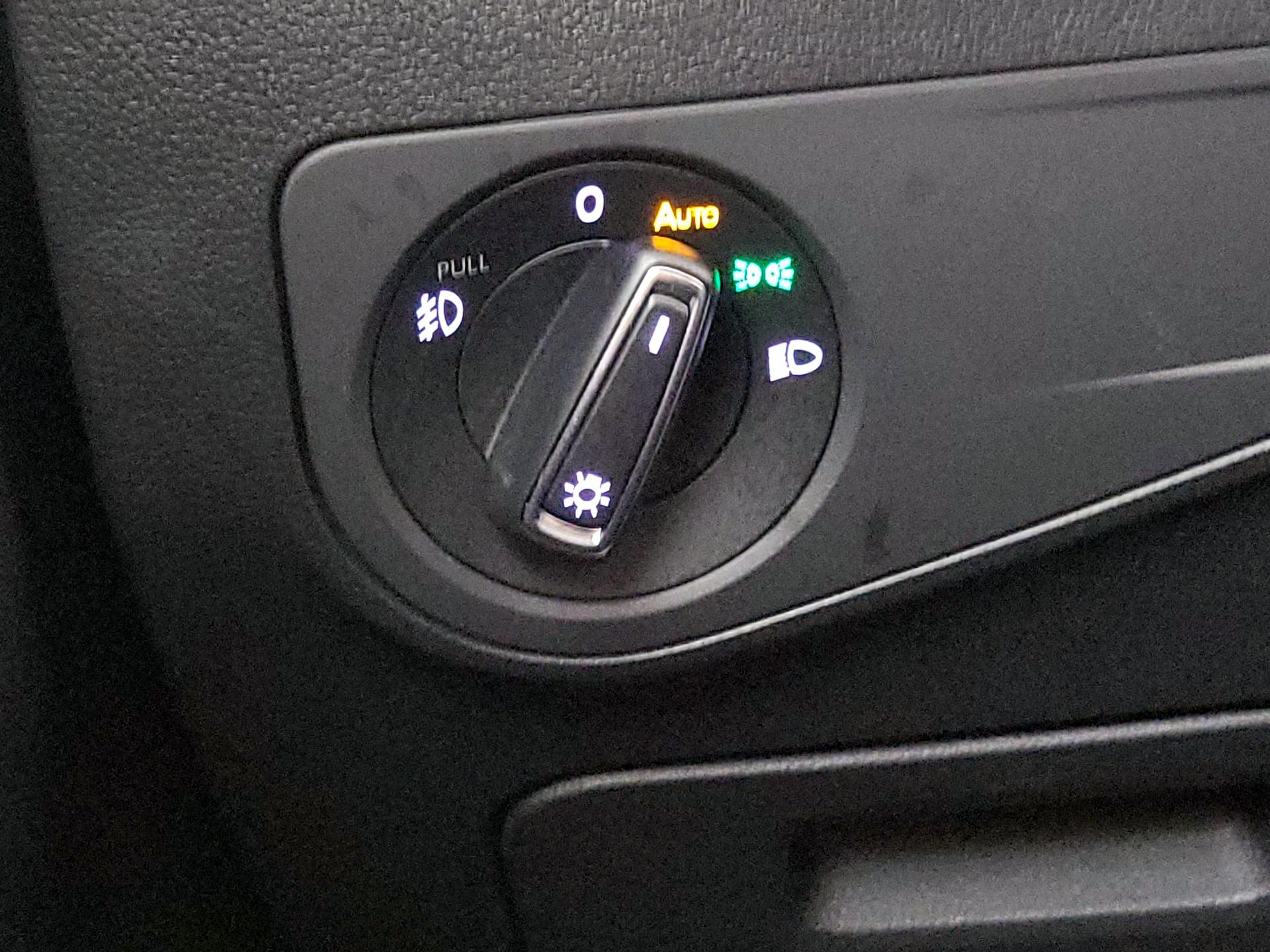 Thumbnail: 2021 Volkswagen Tiguan - 13