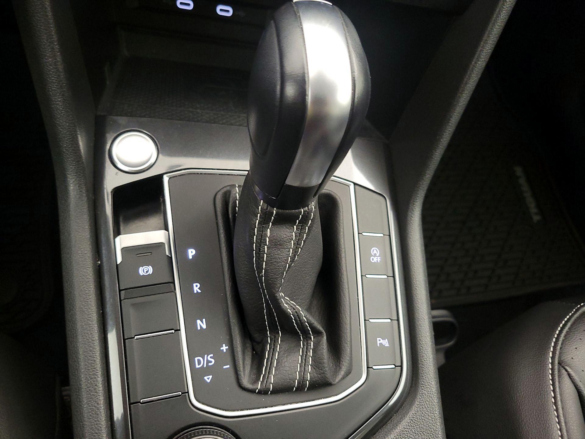 Thumbnail: 2021 Volkswagen Tiguan - 18