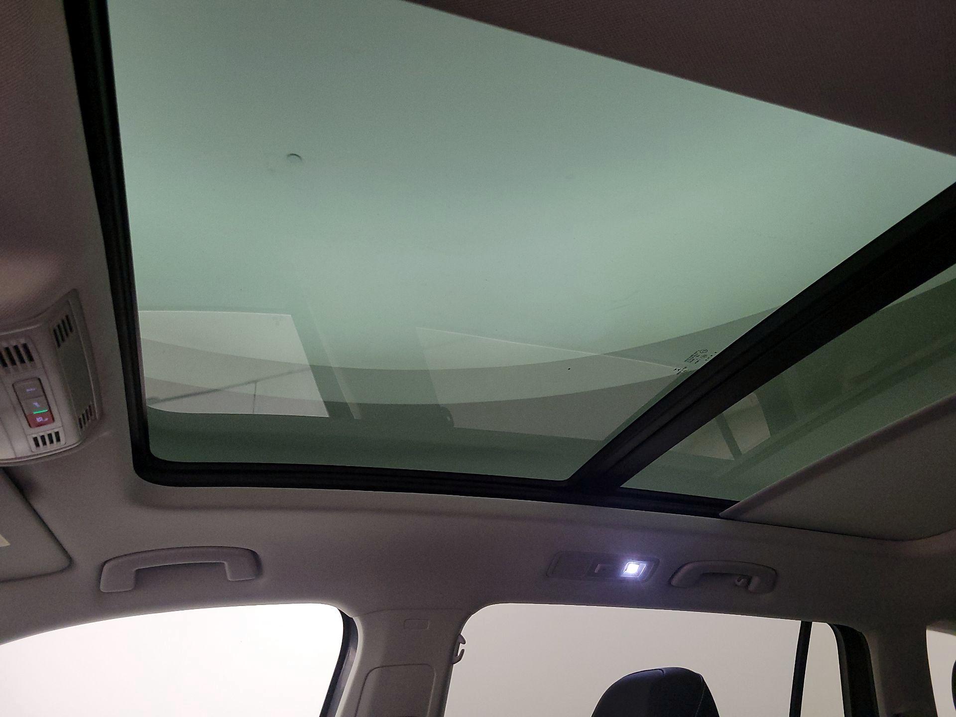 Thumbnail: 2021 Volkswagen Tiguan - 20