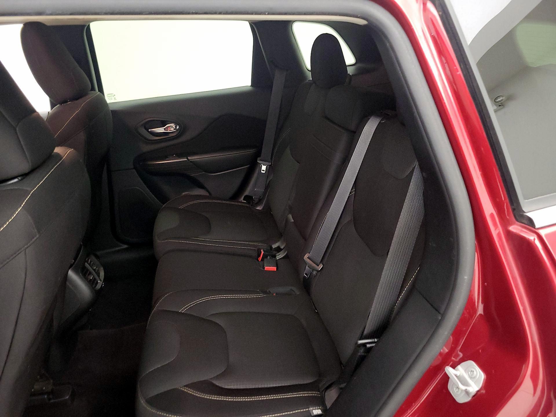 Thumbnail: 2016 Jeep Cherokee - 19