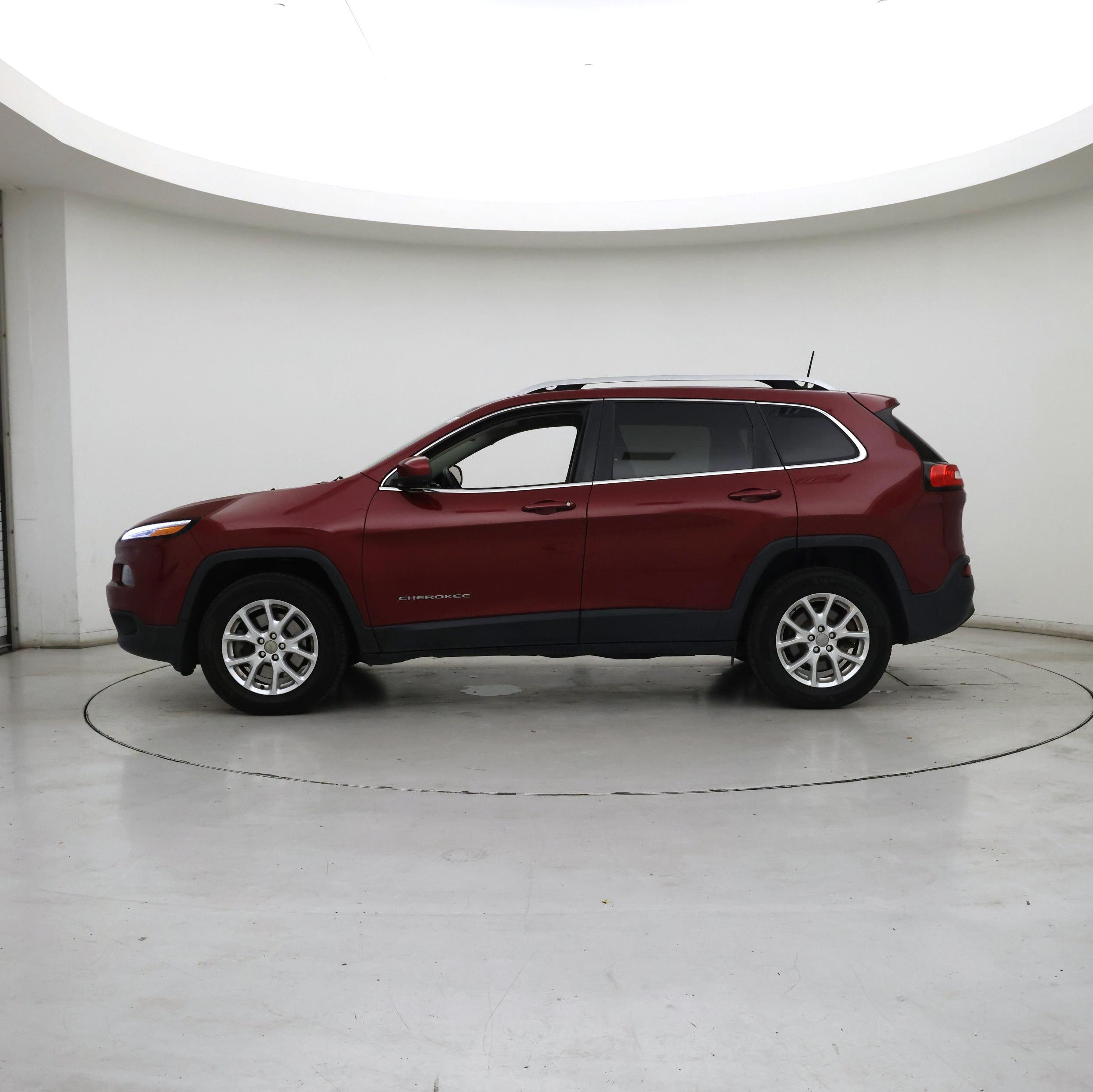 Thumbnail: 2016 Jeep Cherokee - 3
