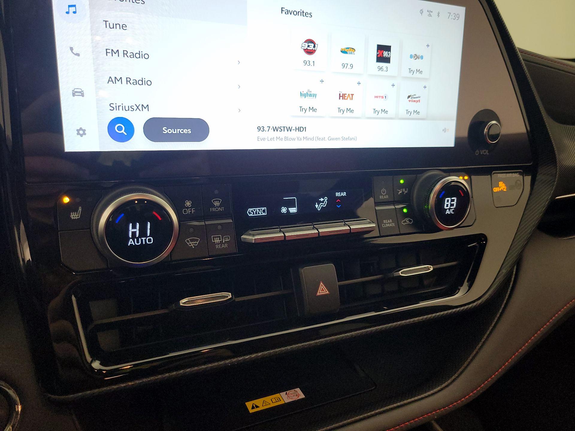 Thumbnail: 2023 Toyota Highlander - 16