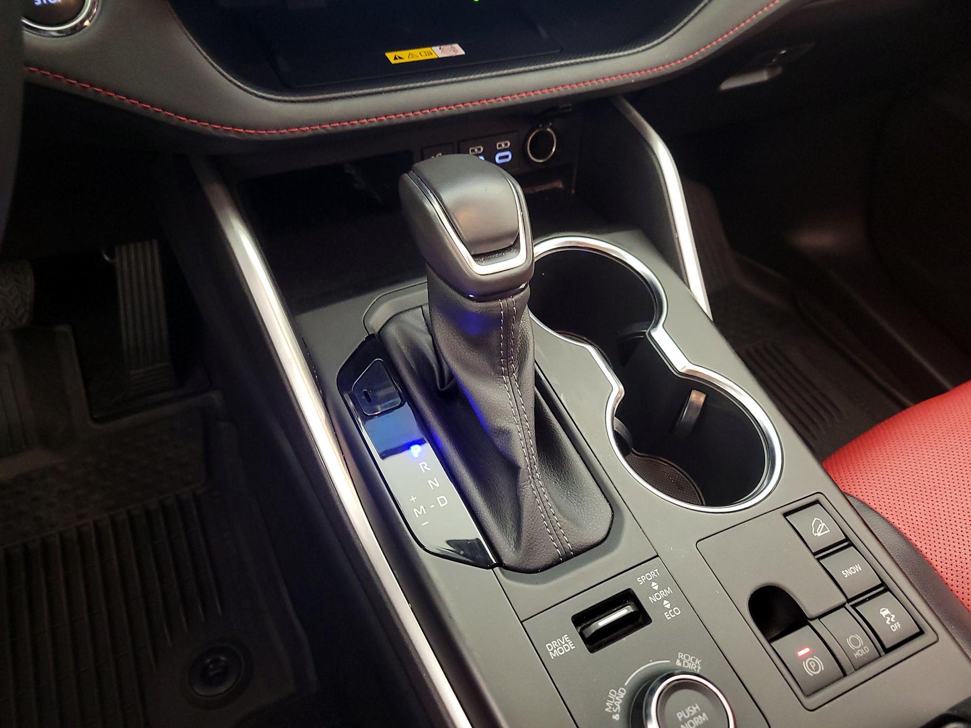 Thumbnail: 2023 Toyota Highlander - 17