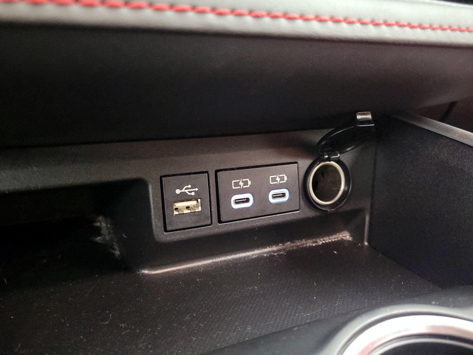 Thumbnail: 2023 Toyota Highlander - 18