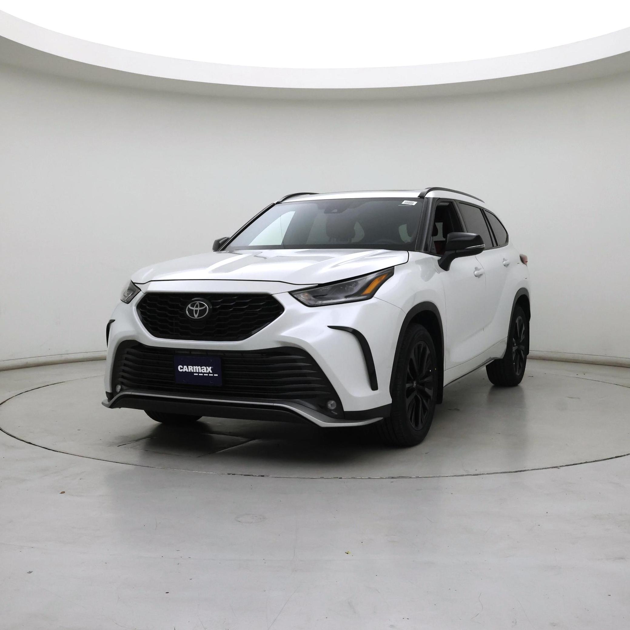 Thumbnail: 2023 Toyota Highlander - 4