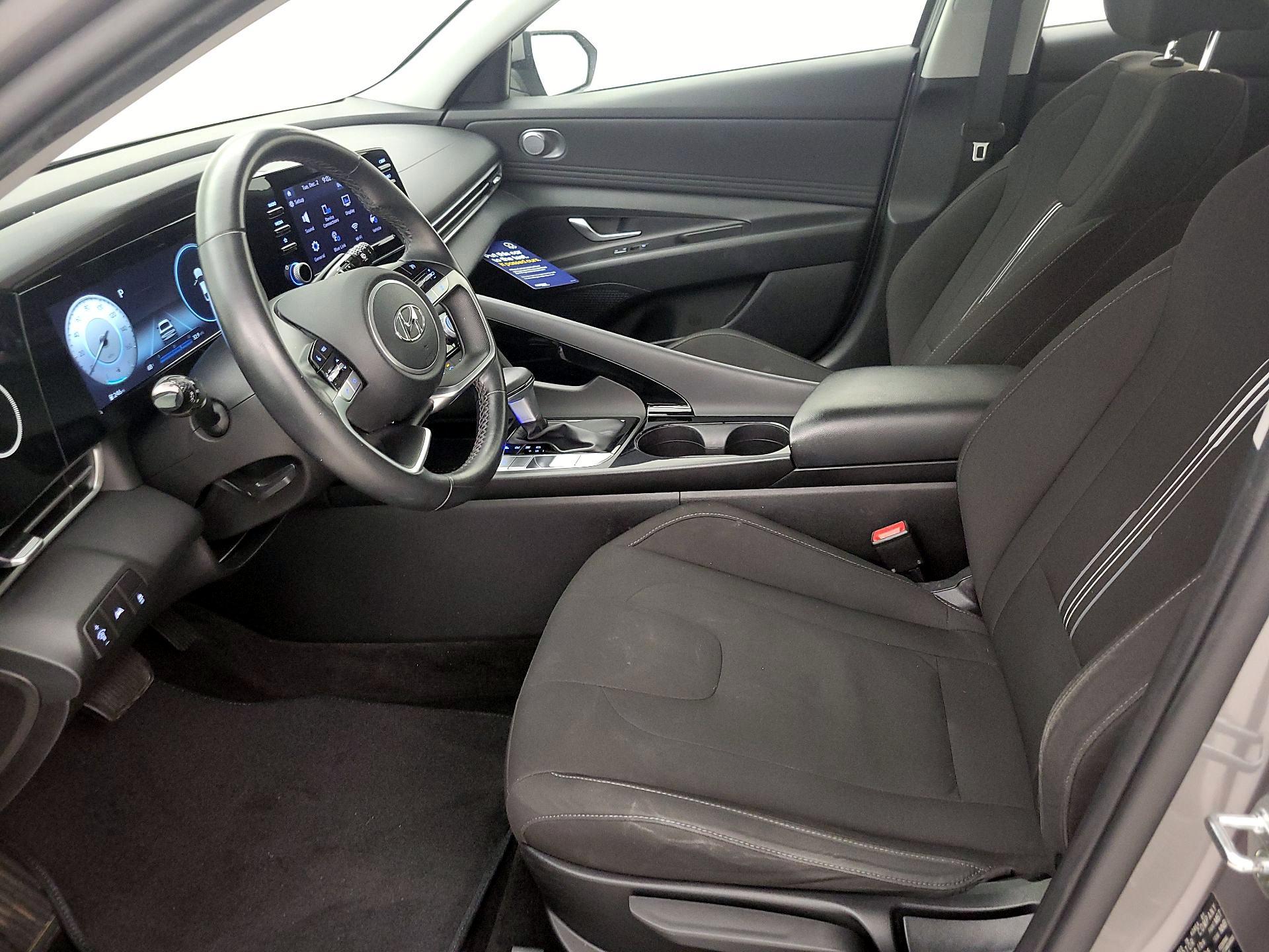 Thumbnail: 2021 Hyundai Elantra - 11