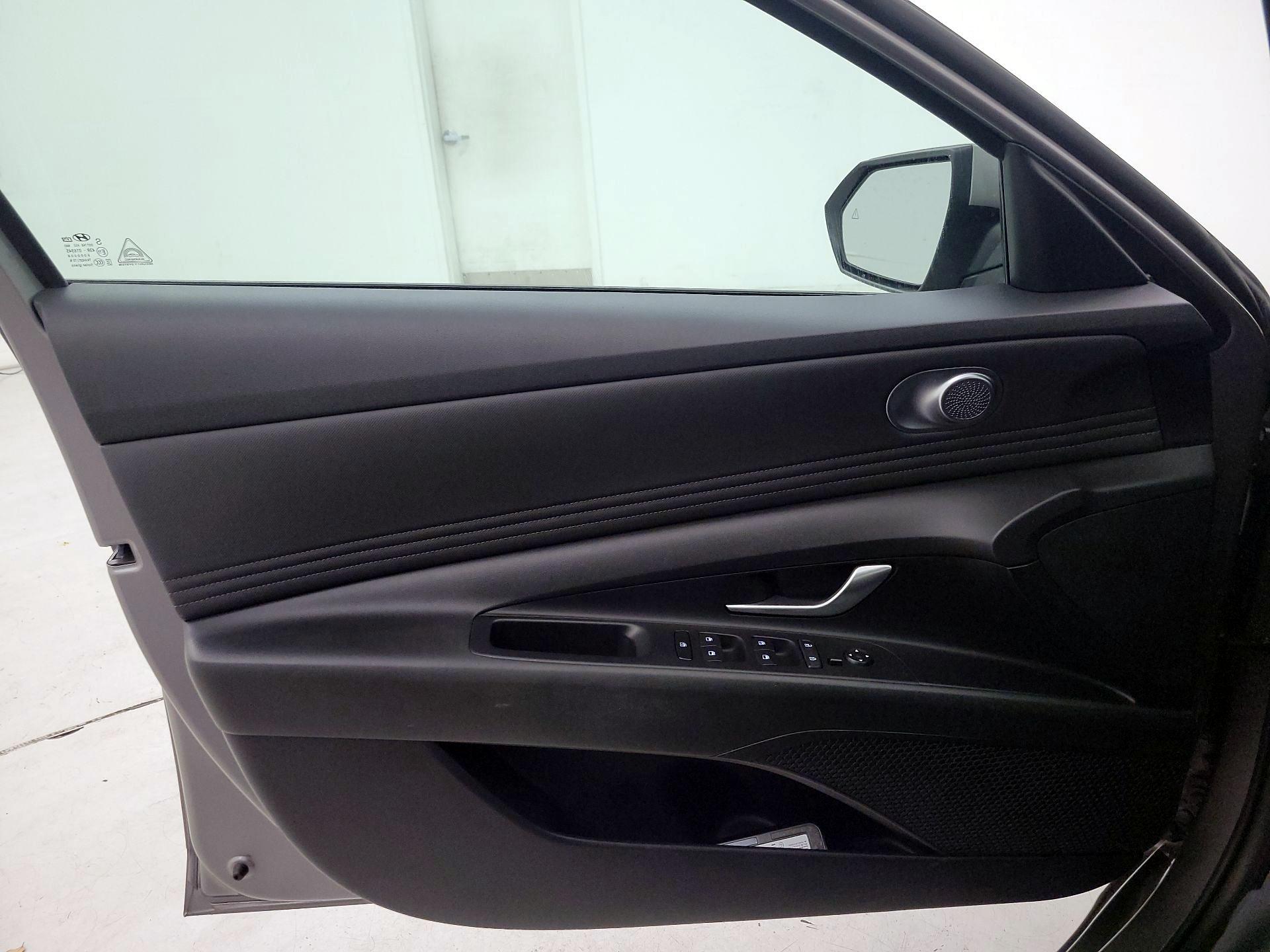 Thumbnail: 2021 Hyundai Elantra - 12