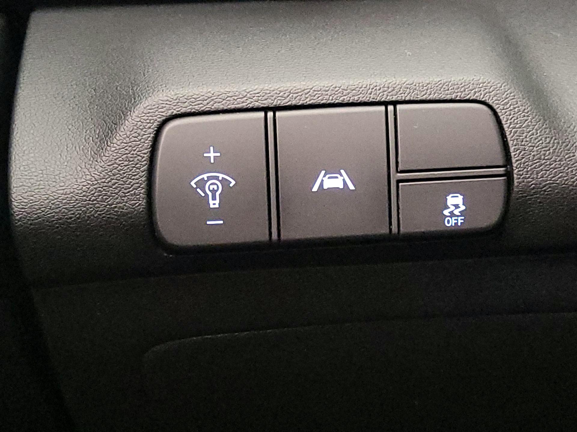 Thumbnail: 2021 Hyundai Elantra - 13