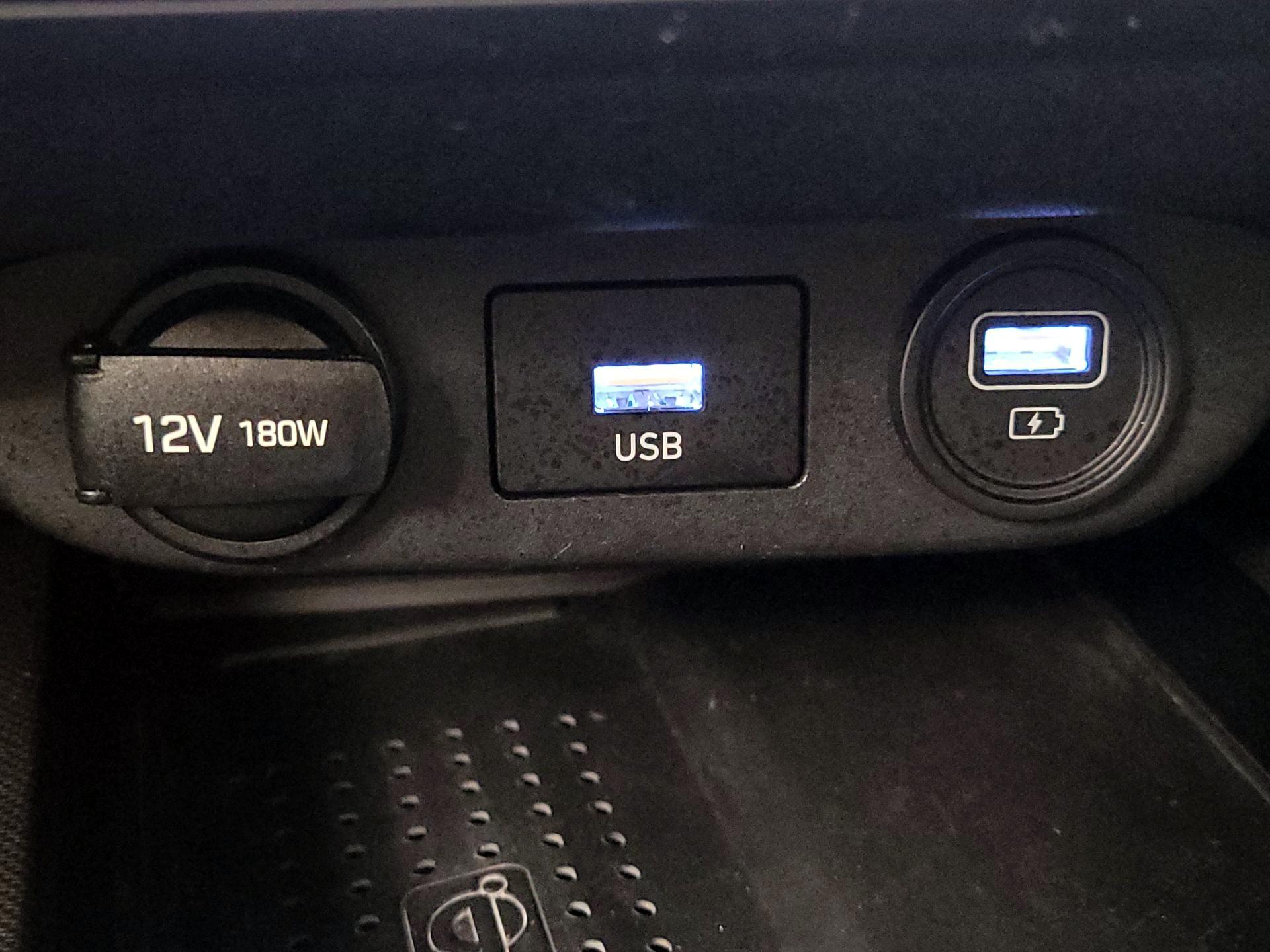 Thumbnail: 2021 Hyundai Elantra - 18