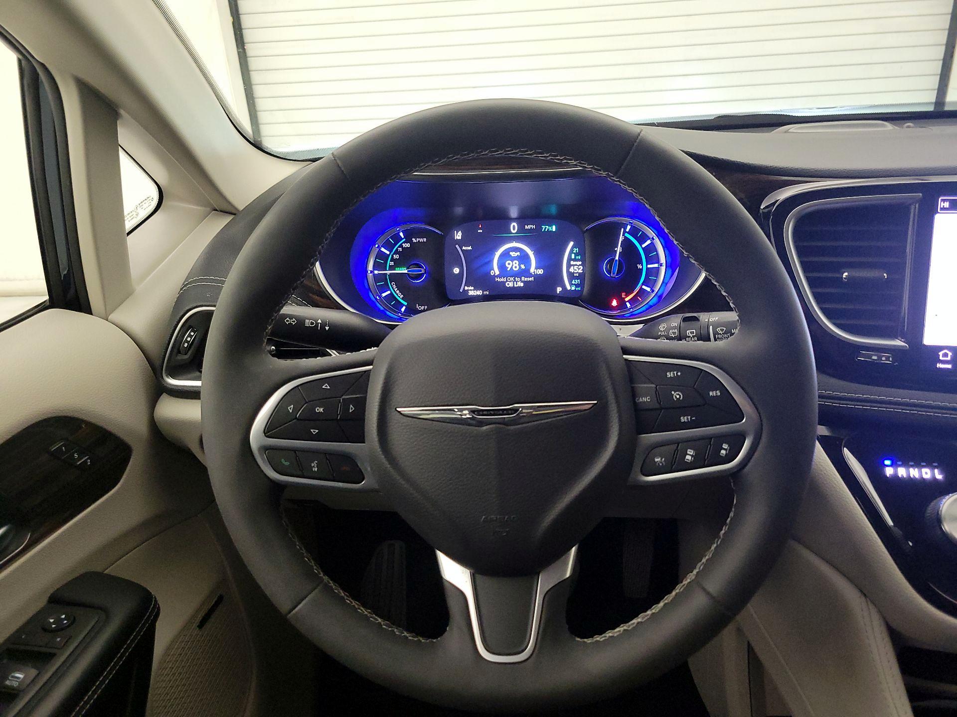 Thumbnail: 2022 Chrysler Pacifica - 10