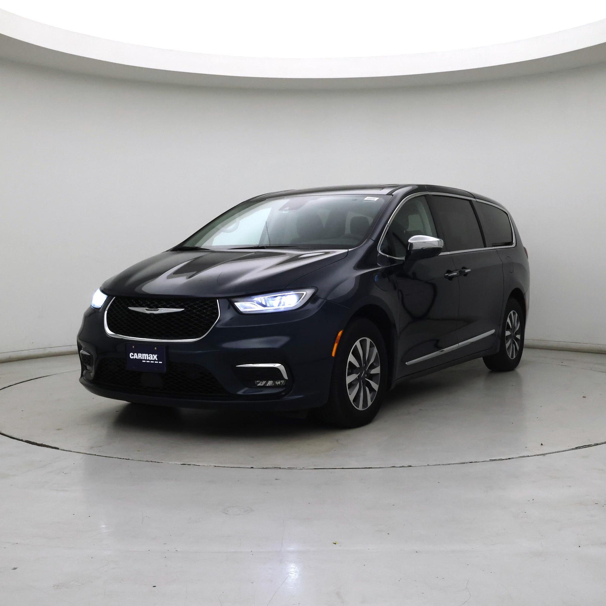 Thumbnail: 2022 Chrysler Pacifica - 4