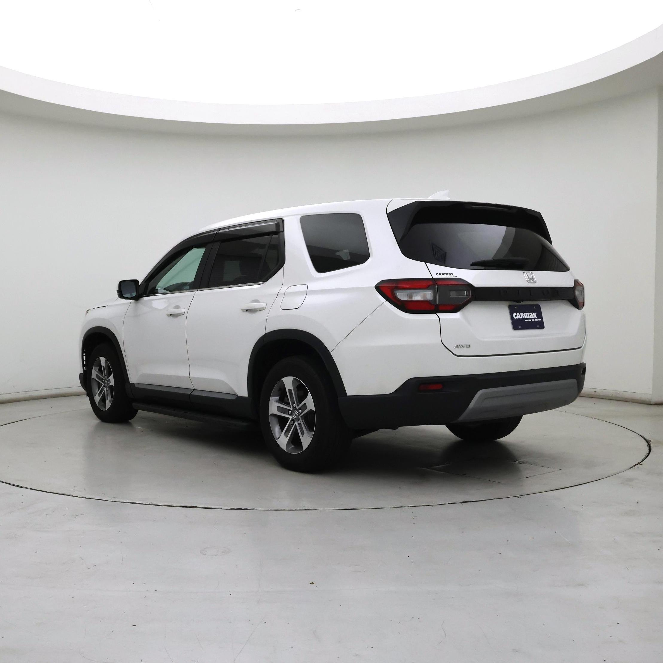 Thumbnail: 2023 Honda Pilot - 2