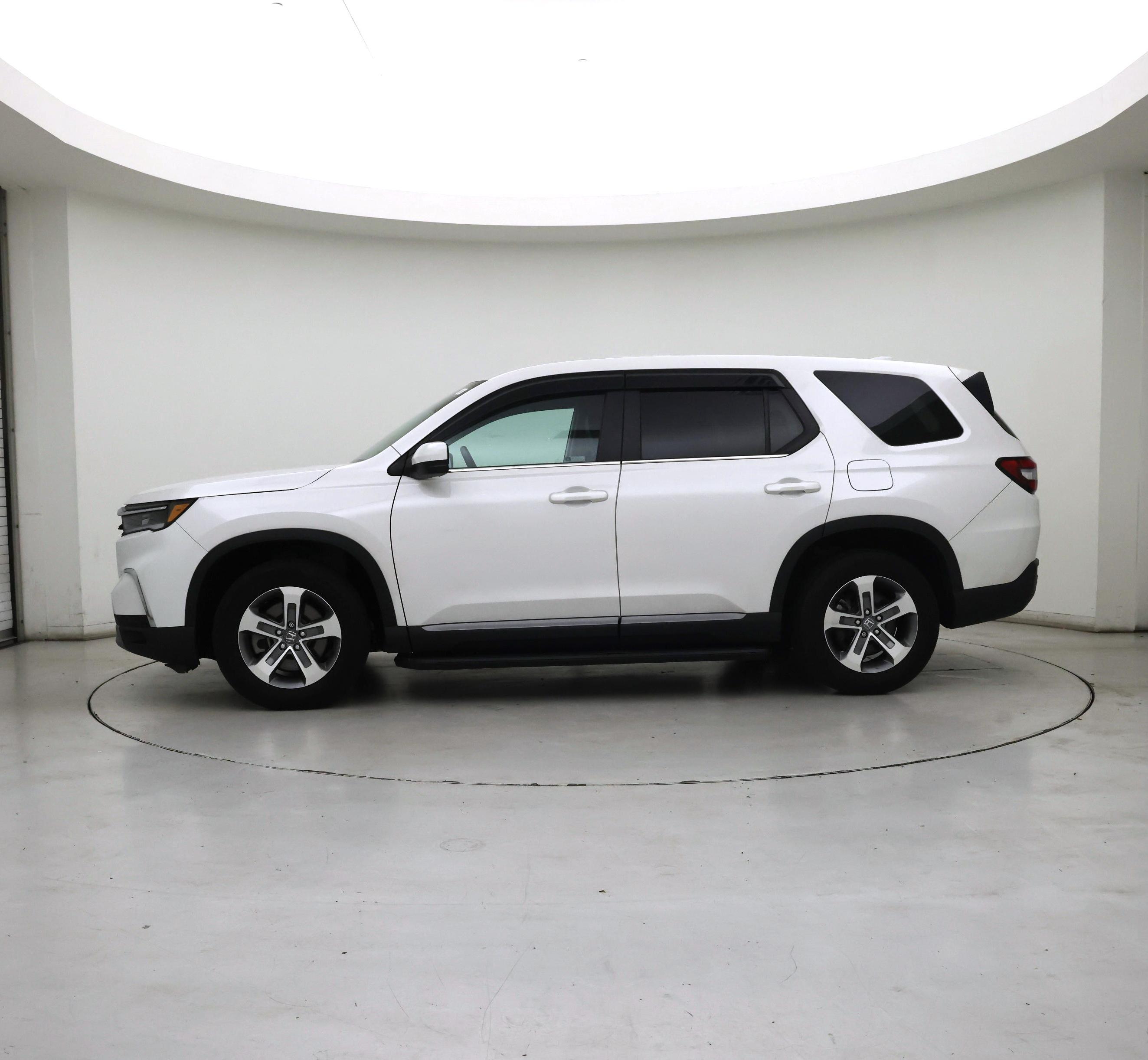 Thumbnail: 2023 Honda Pilot - 3