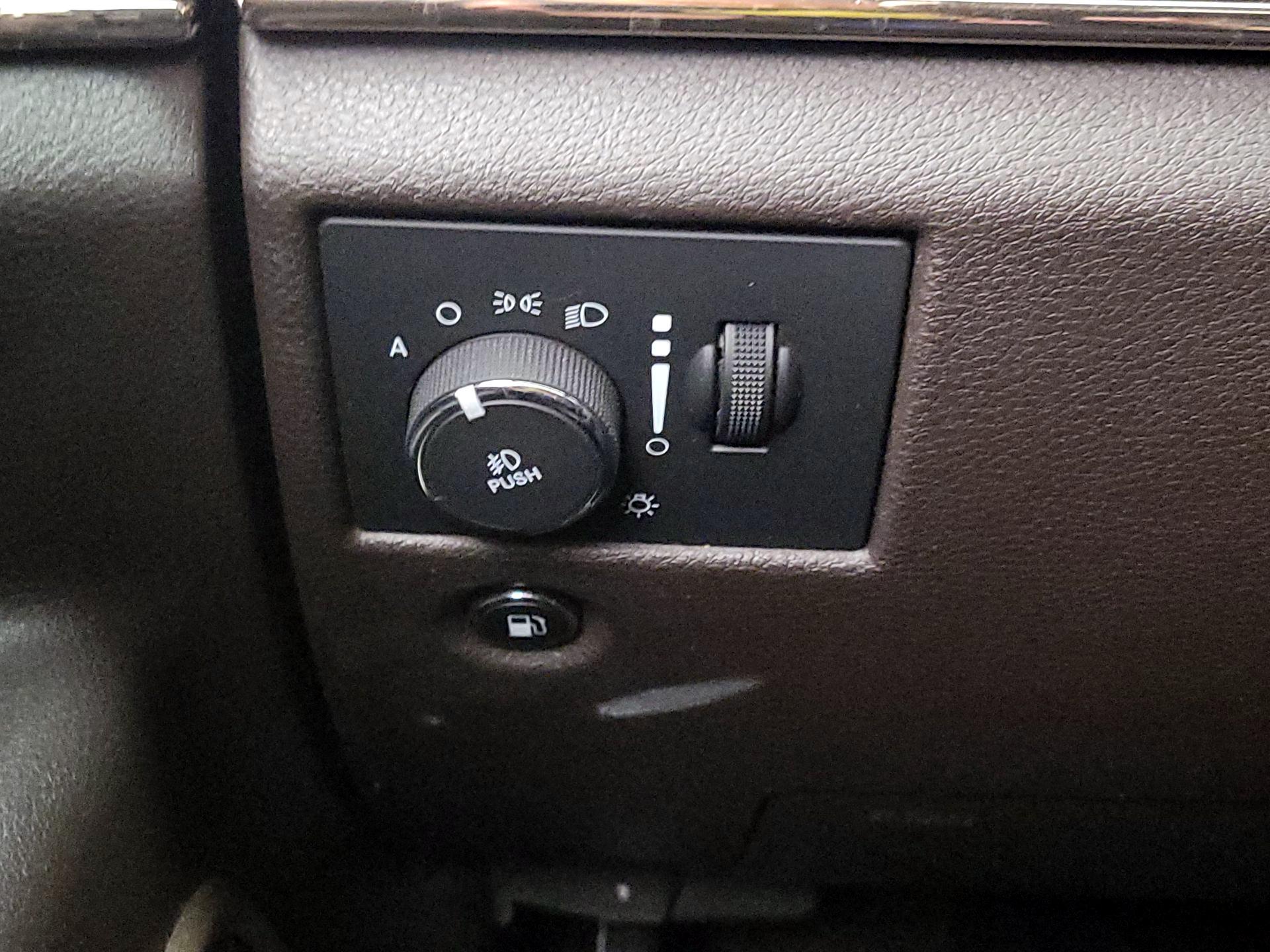 Thumbnail: 2014 Jeep Grand Cherokee - 13