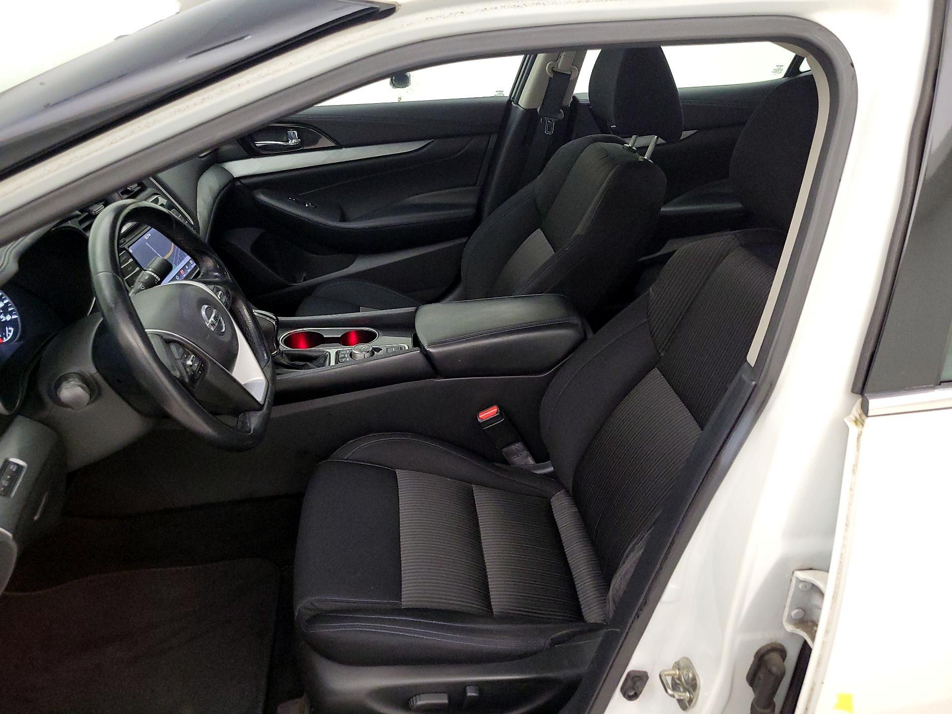 Thumbnail: 2016 Nissan Maxima - 11