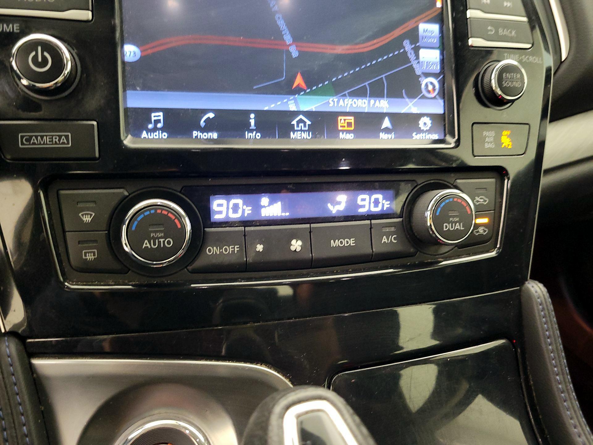 Thumbnail: 2016 Nissan Maxima - 17