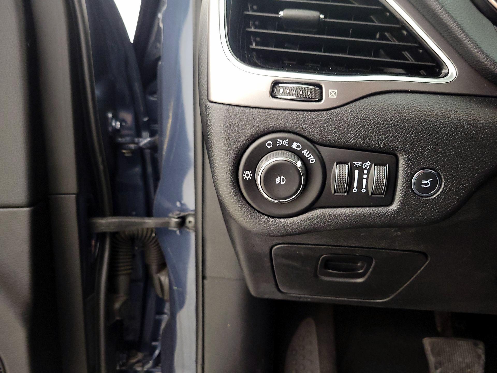 Thumbnail: 2020 Jeep Cherokee - 13