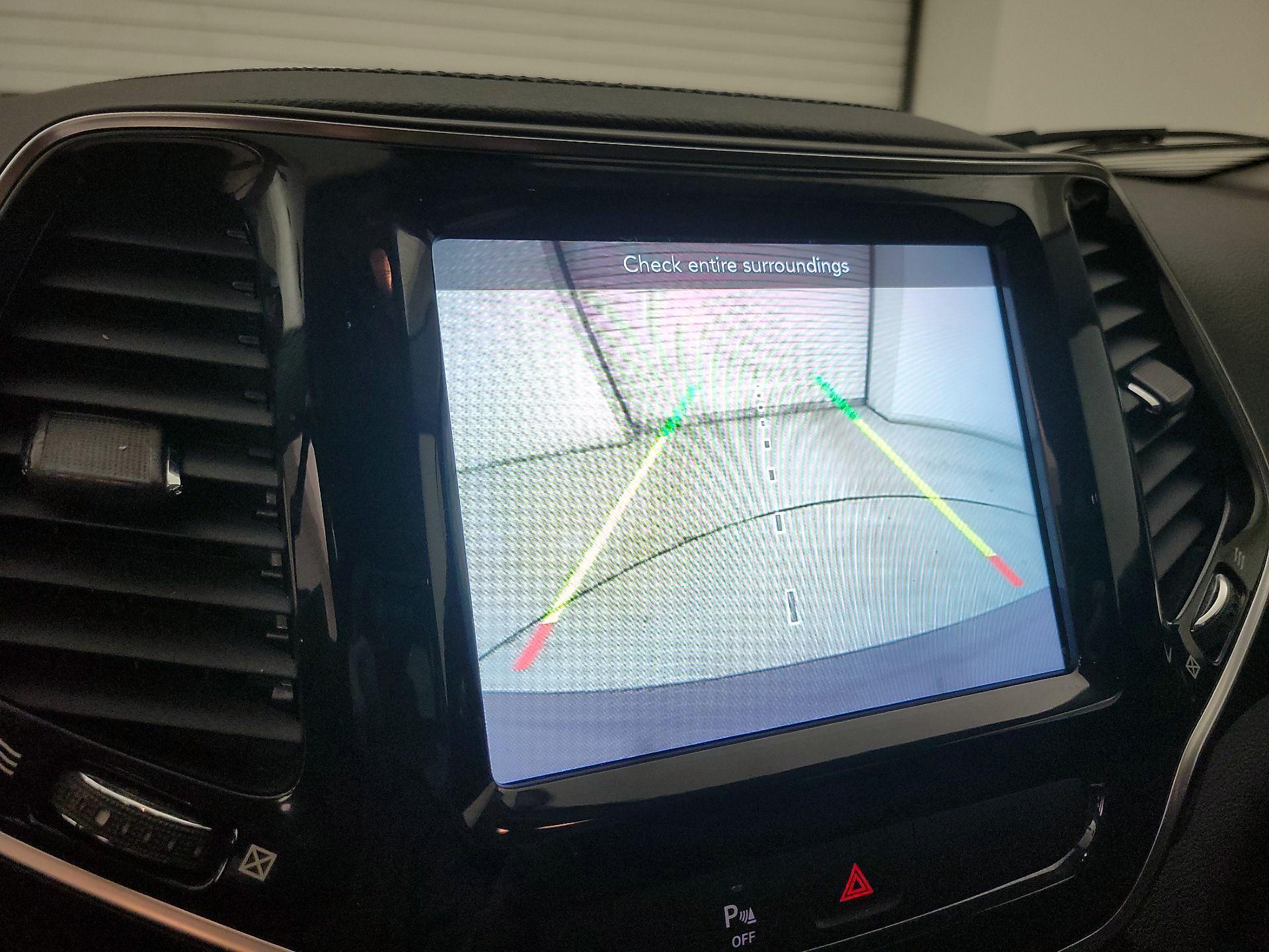 Thumbnail: 2020 Jeep Cherokee - 14