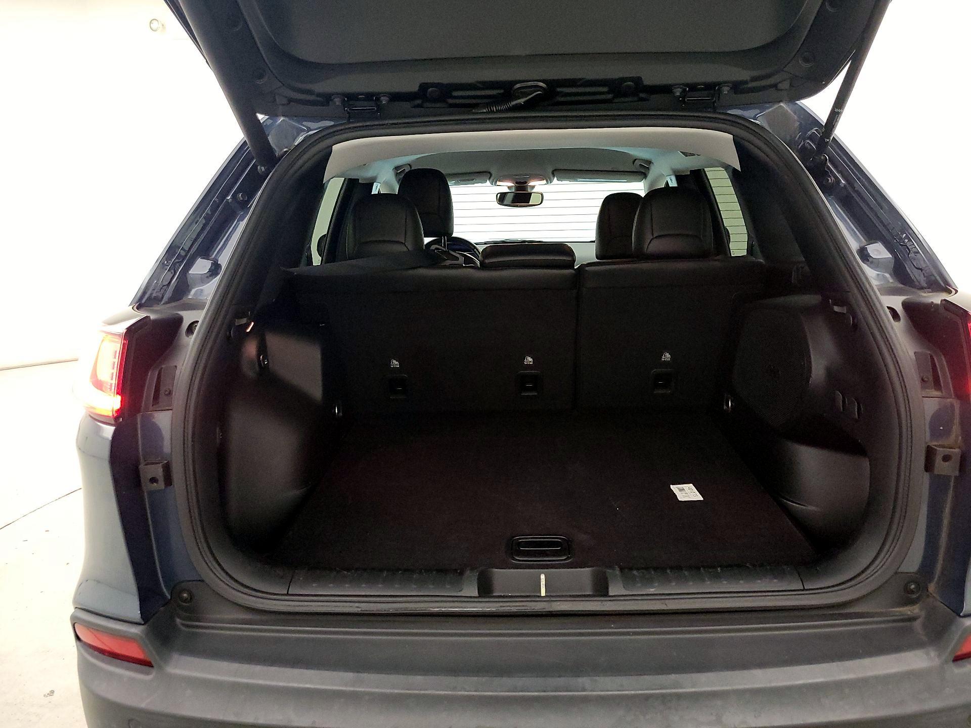 Thumbnail: 2020 Jeep Cherokee - 20