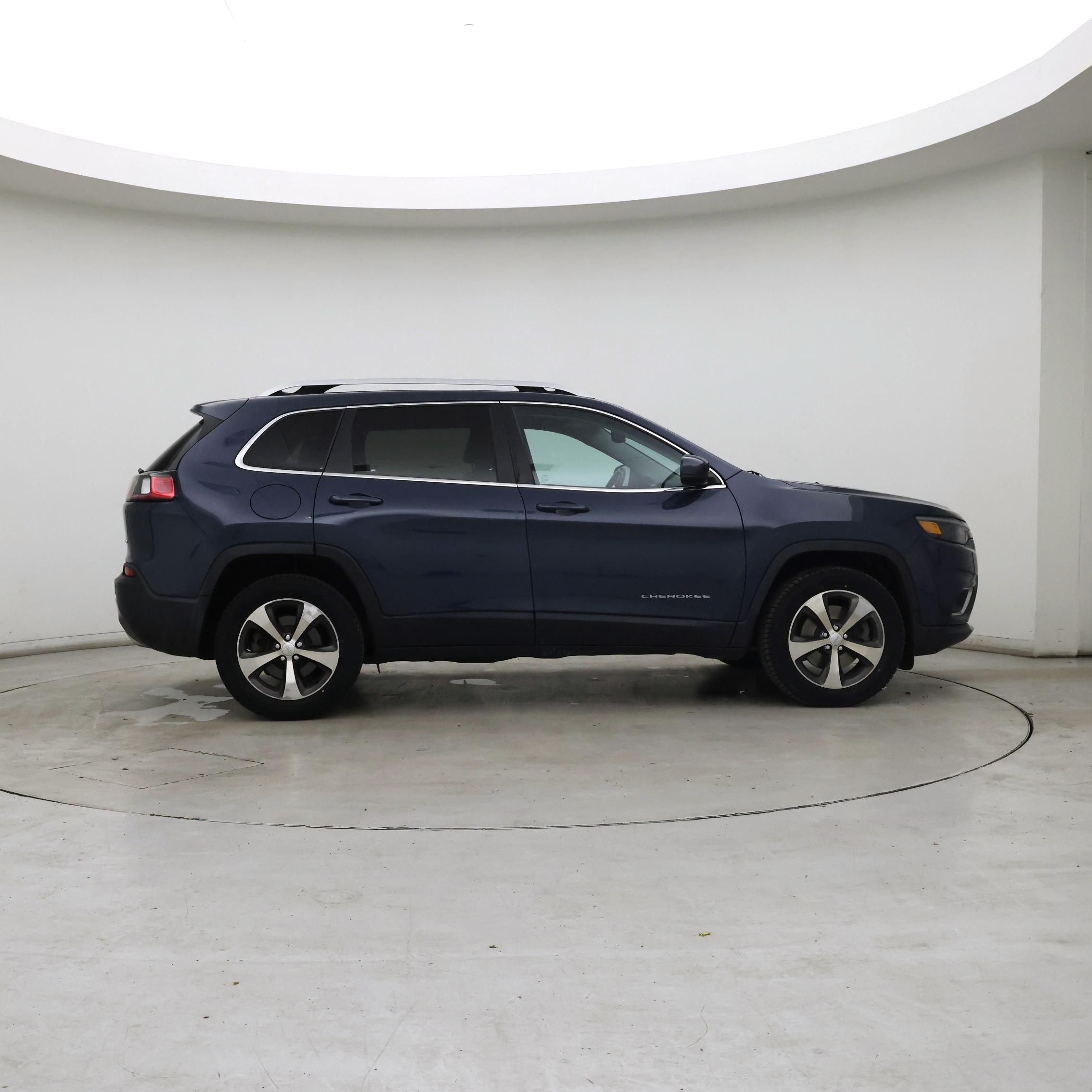 Thumbnail: 2020 Jeep Cherokee - 7