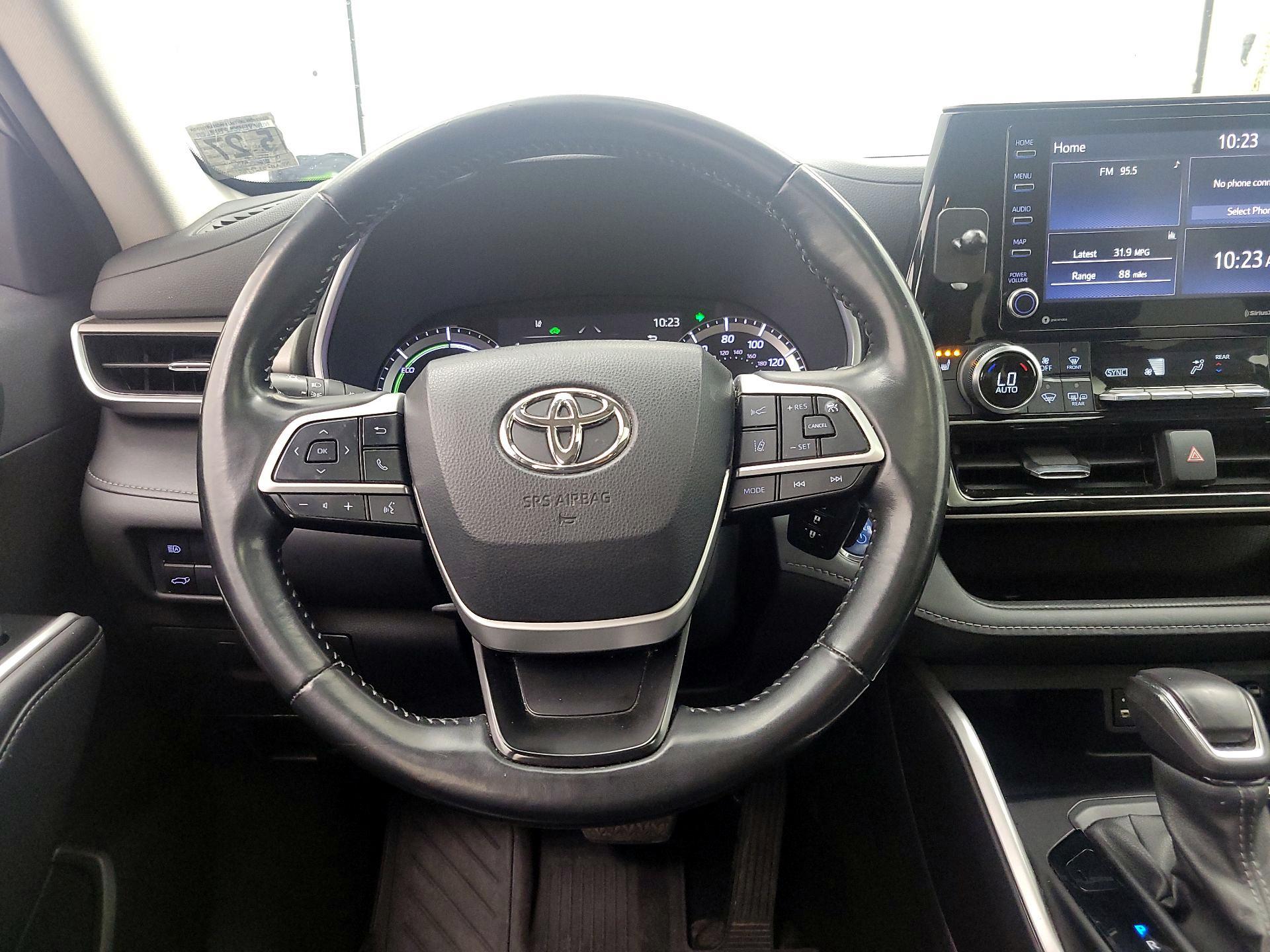 Thumbnail: 2022 Toyota Highlander - 10