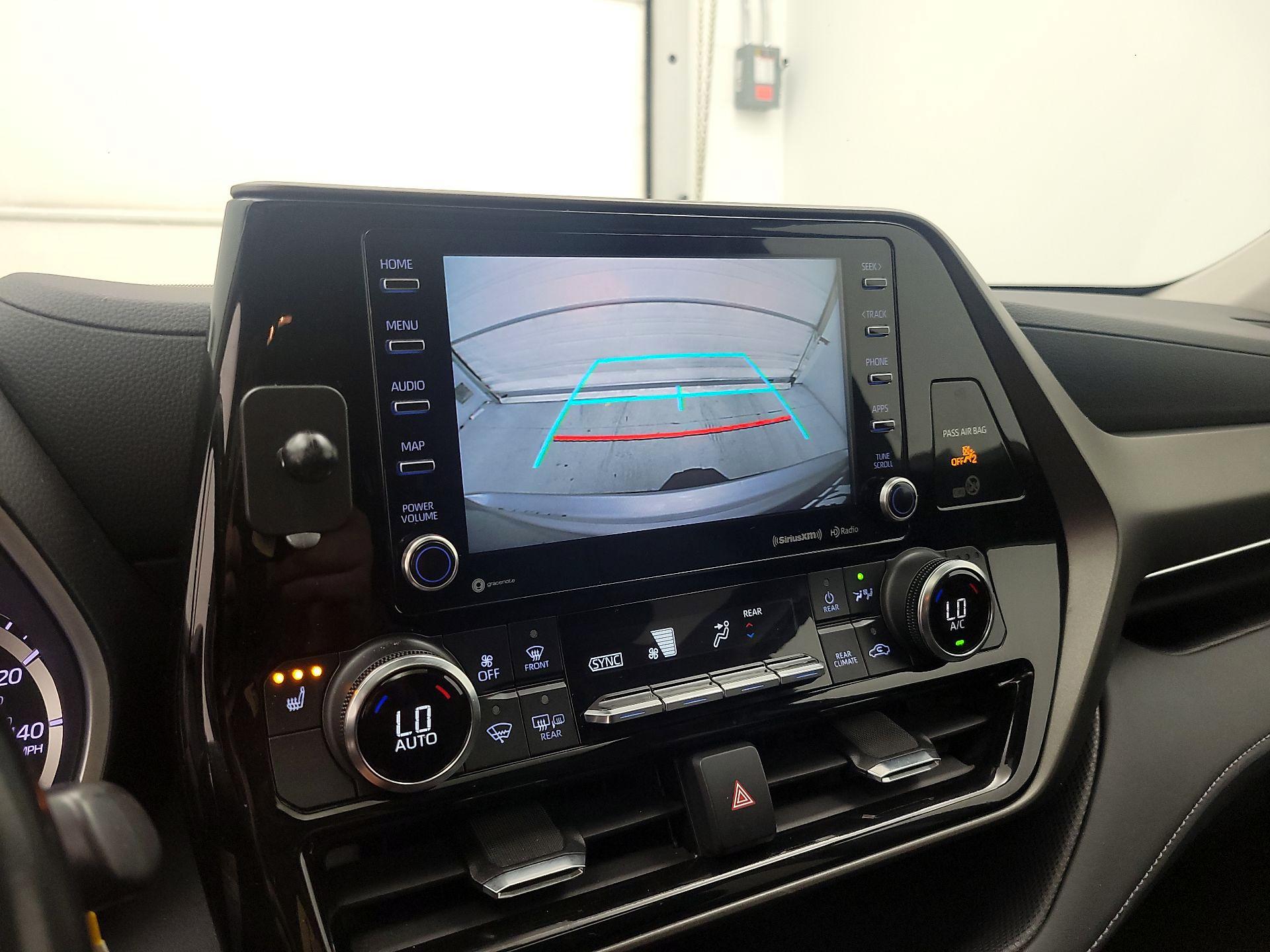 Thumbnail: 2022 Toyota Highlander - 14