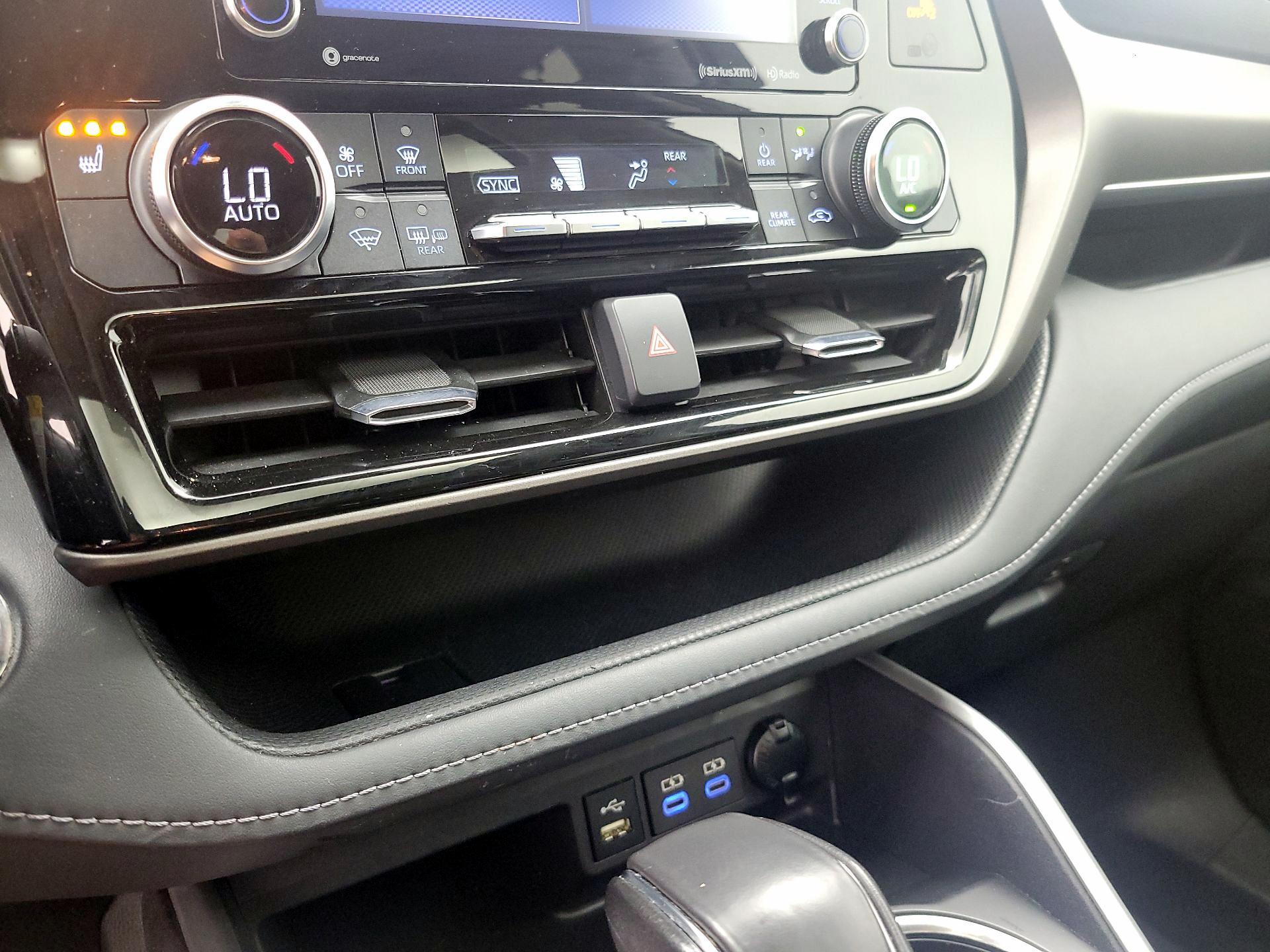 Thumbnail: 2022 Toyota Highlander - 16