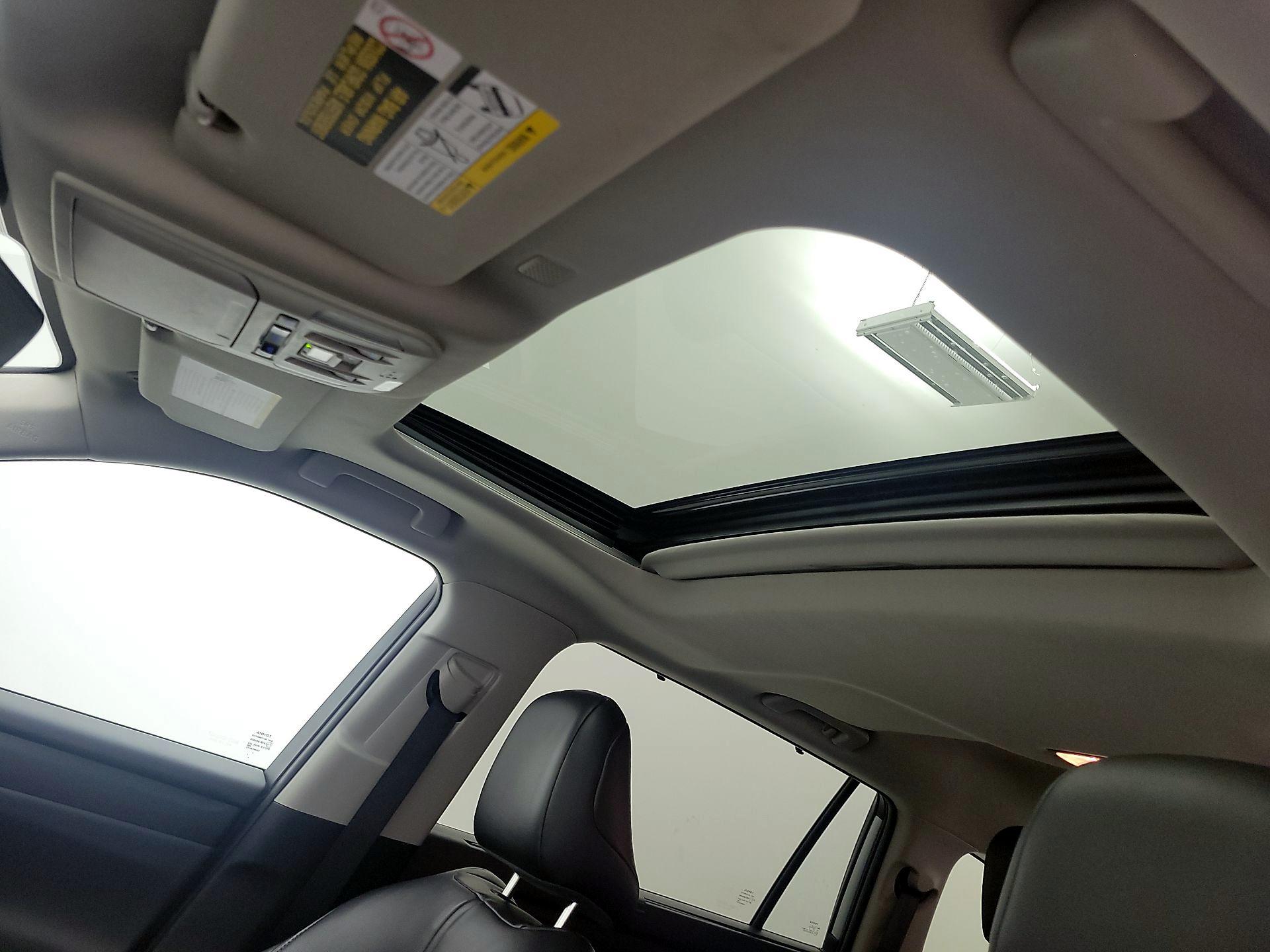 Thumbnail: 2022 Toyota Highlander - 18