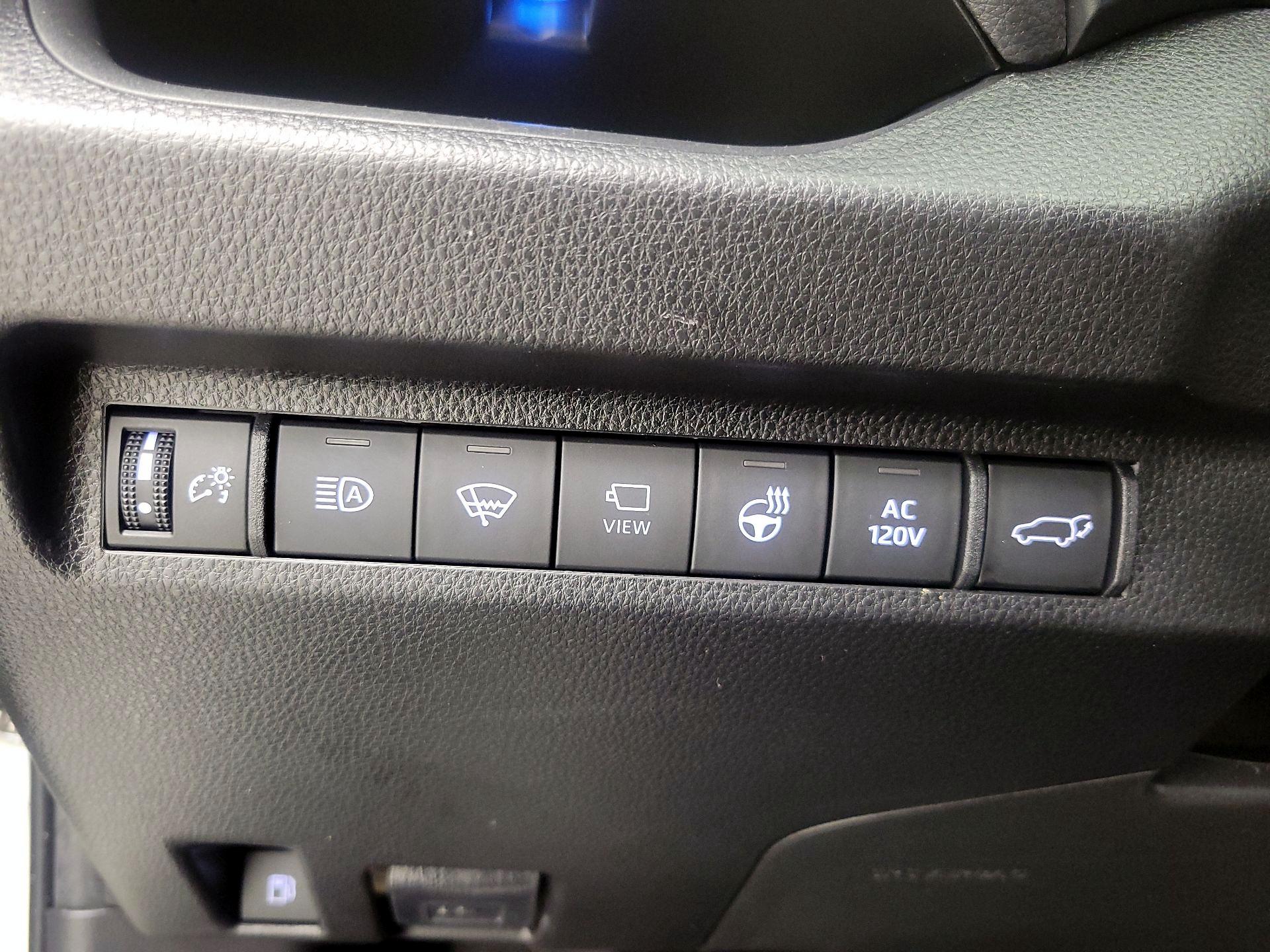 Thumbnail: 2021 Toyota RAV4 - 13