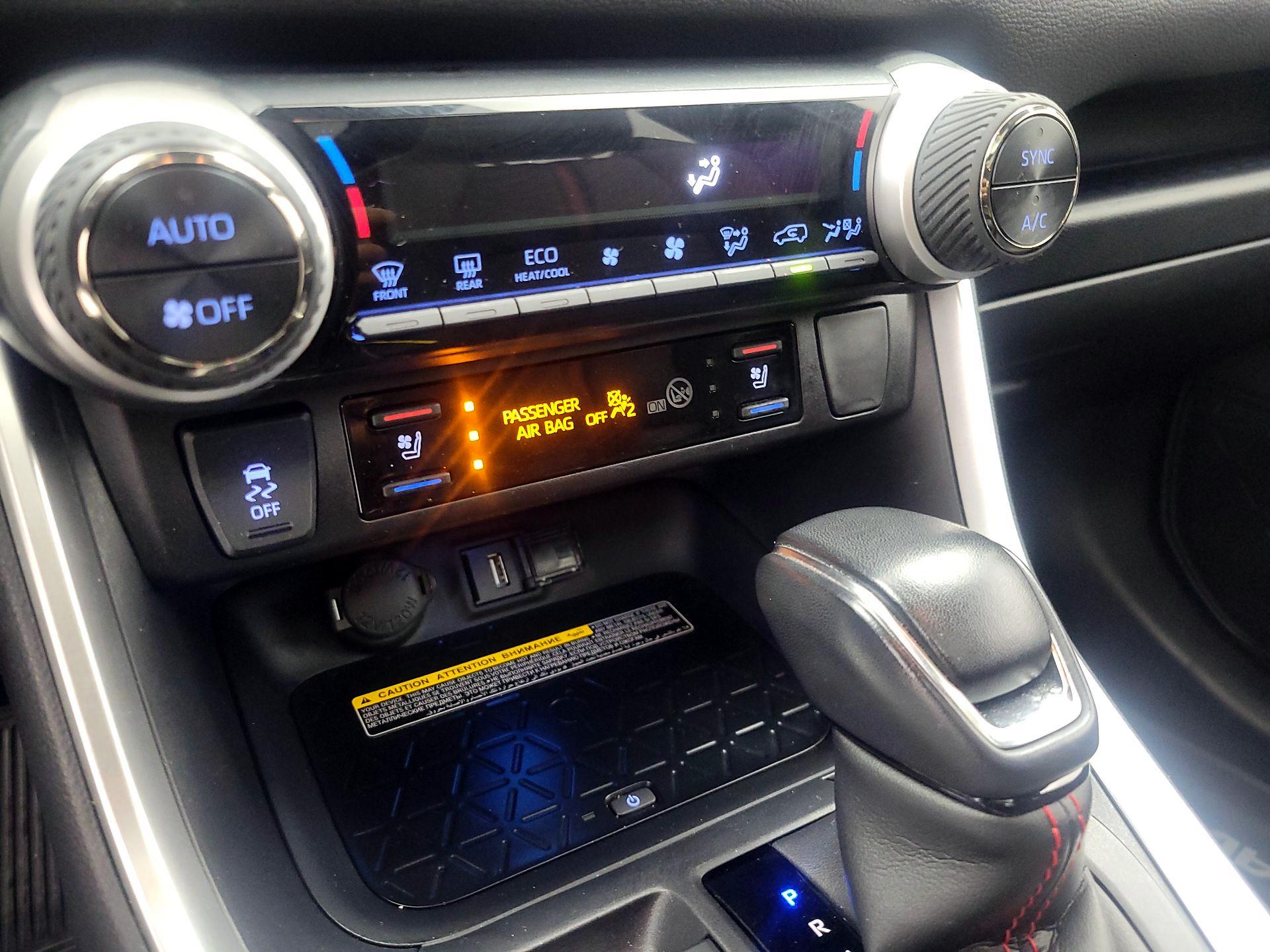 Thumbnail: 2021 Toyota RAV4 - 17